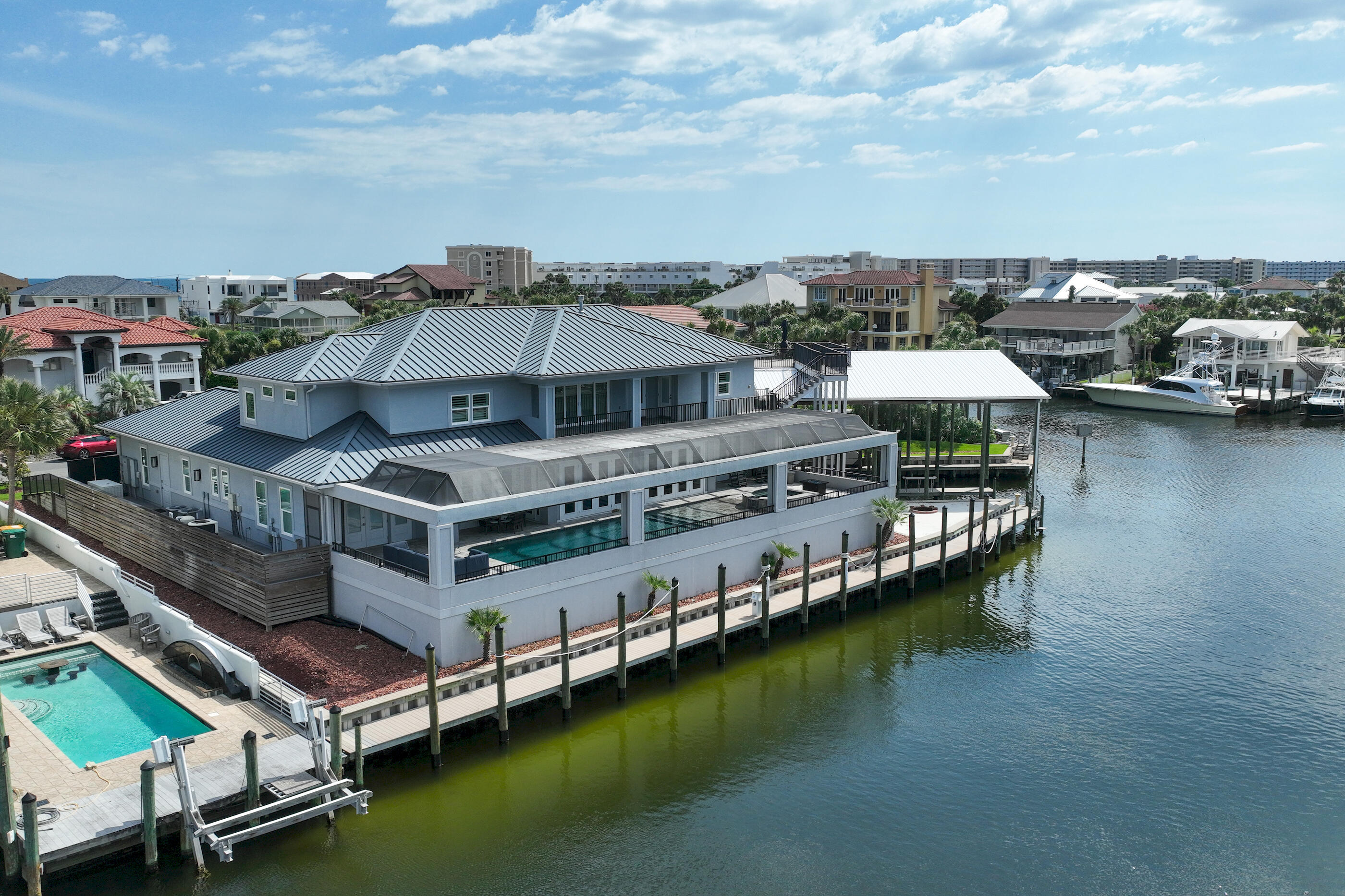 HOLIDAY ISLE - Residential