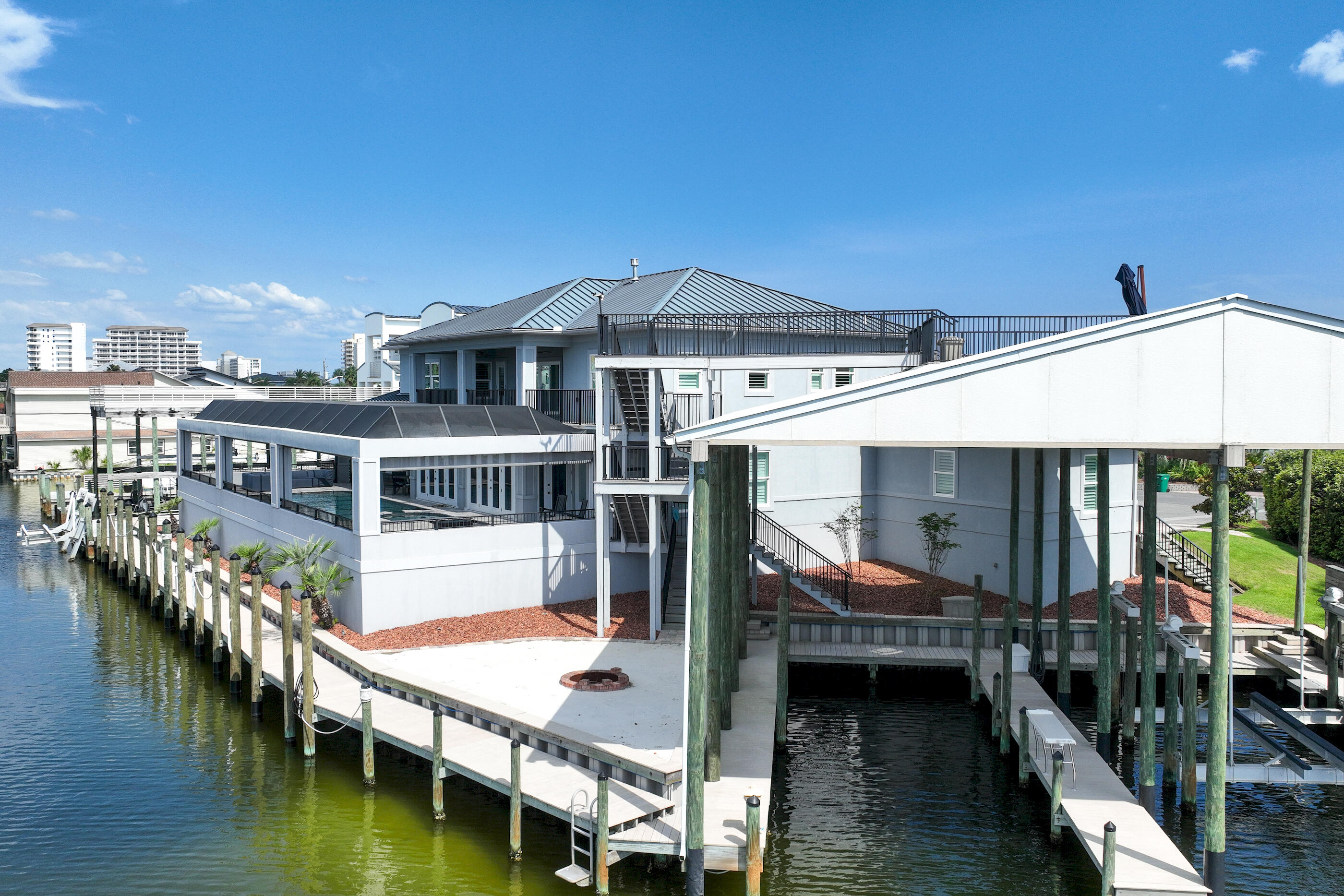 HOLIDAY ISLE - Residential