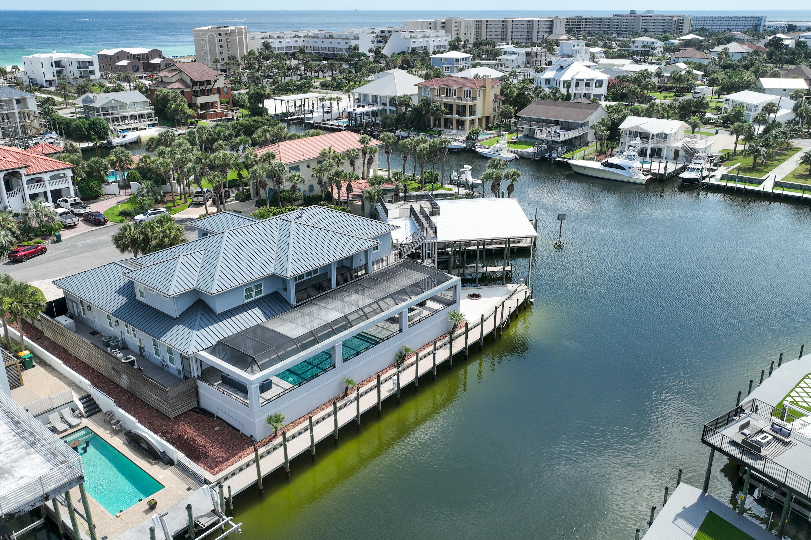 HOLIDAY ISLE - Residential