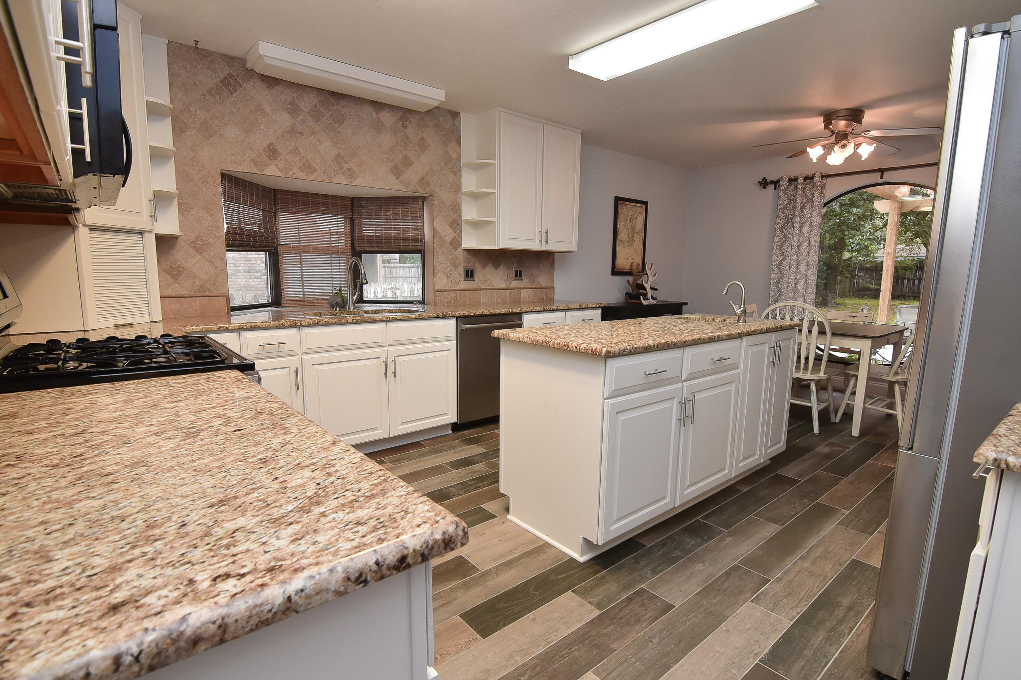 ROCKY BAYOU COUNTRY CLUB ESTATES 4 - Residential