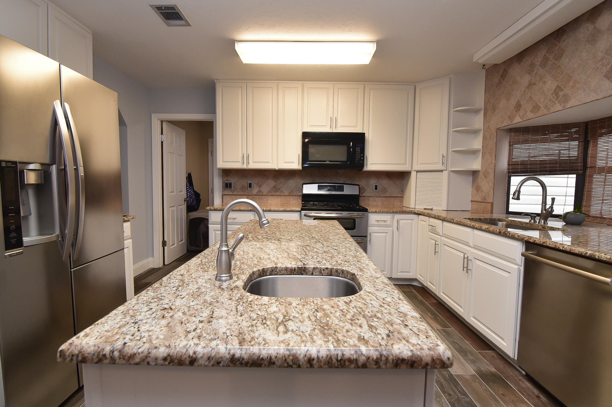 ROCKY BAYOU COUNTRY CLUB ESTATES 4 - Residential