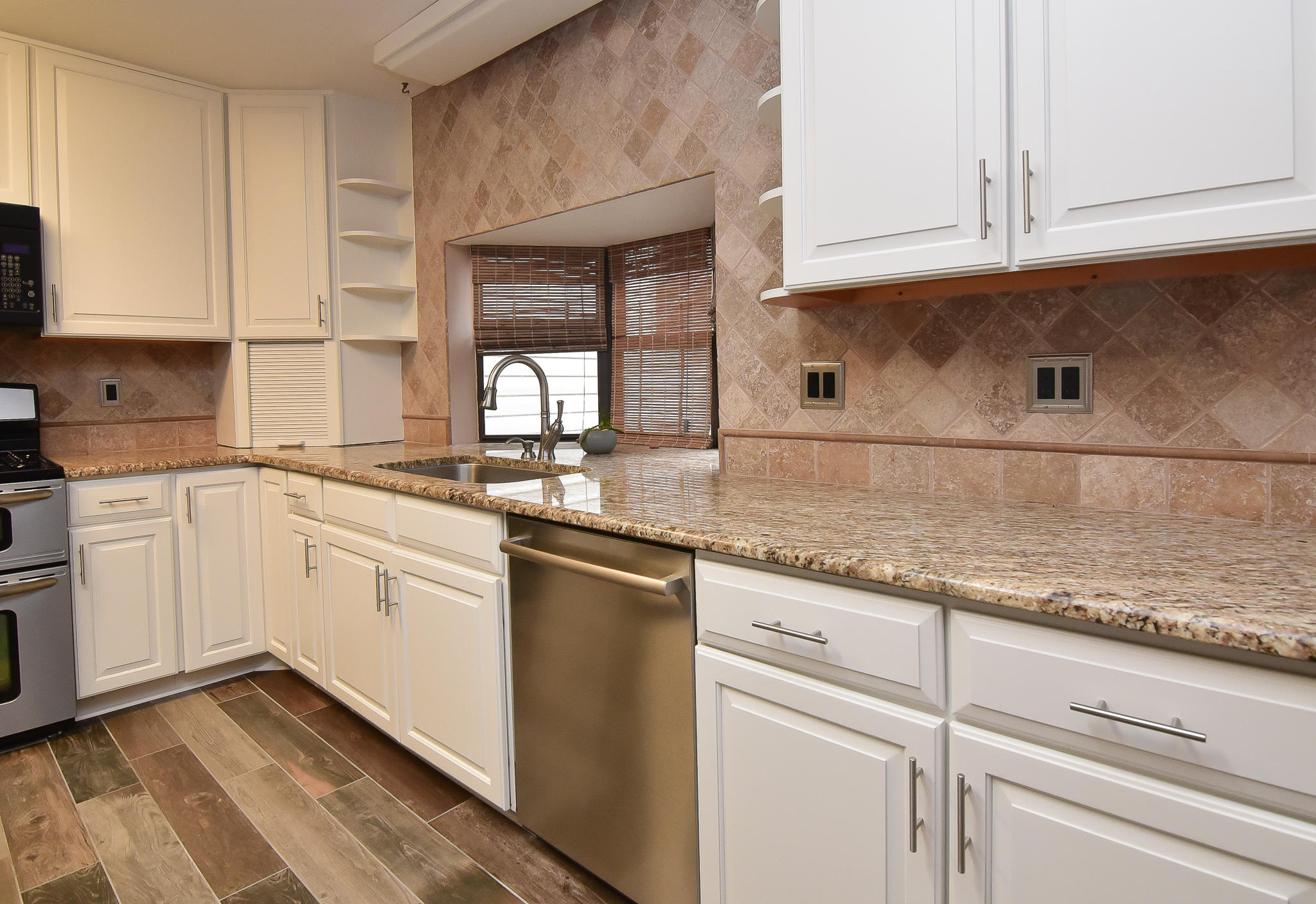 ROCKY BAYOU COUNTRY CLUB ESTATES 4 - Residential