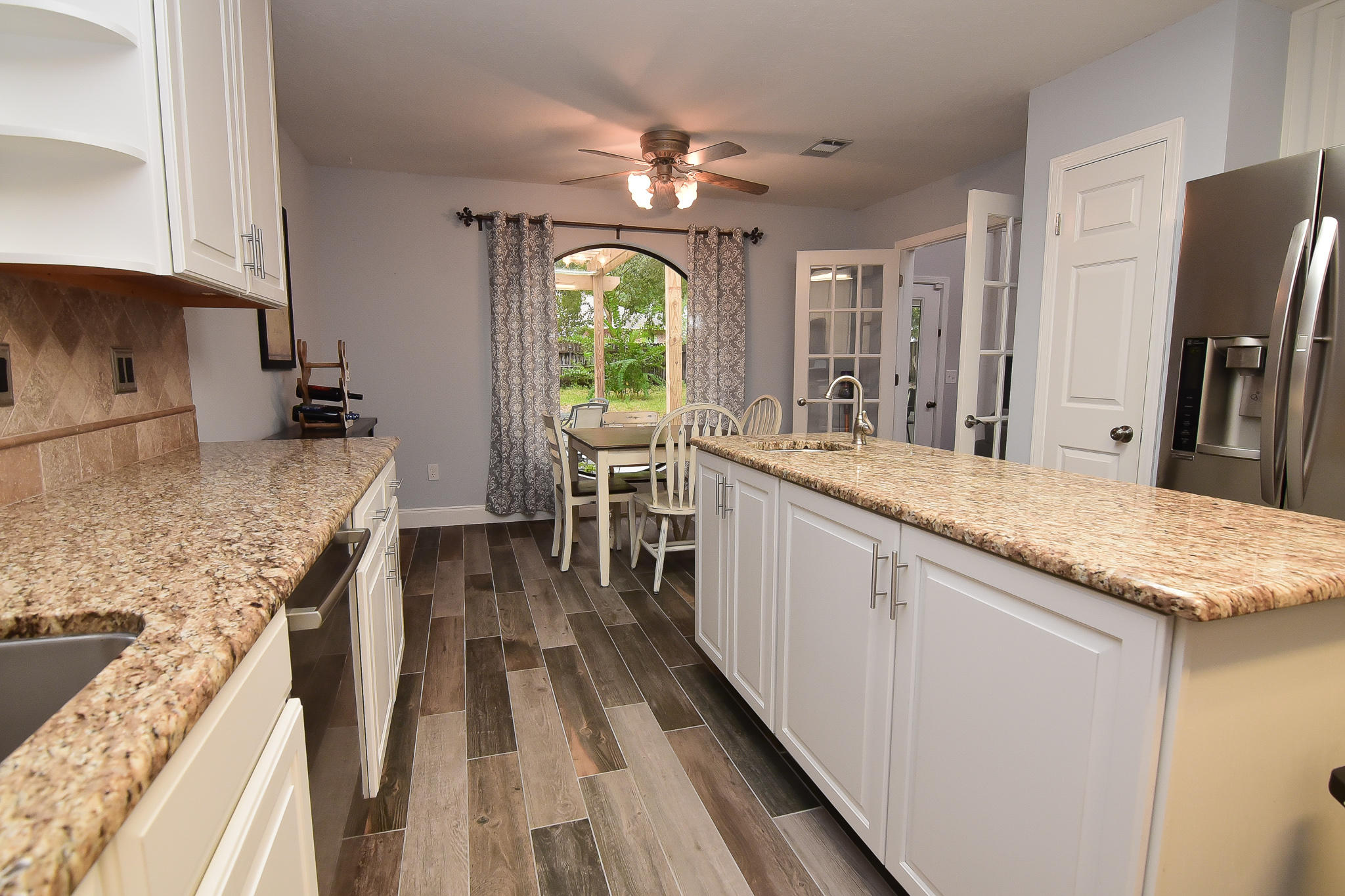 ROCKY BAYOU COUNTRY CLUB ESTATES 4 - Residential