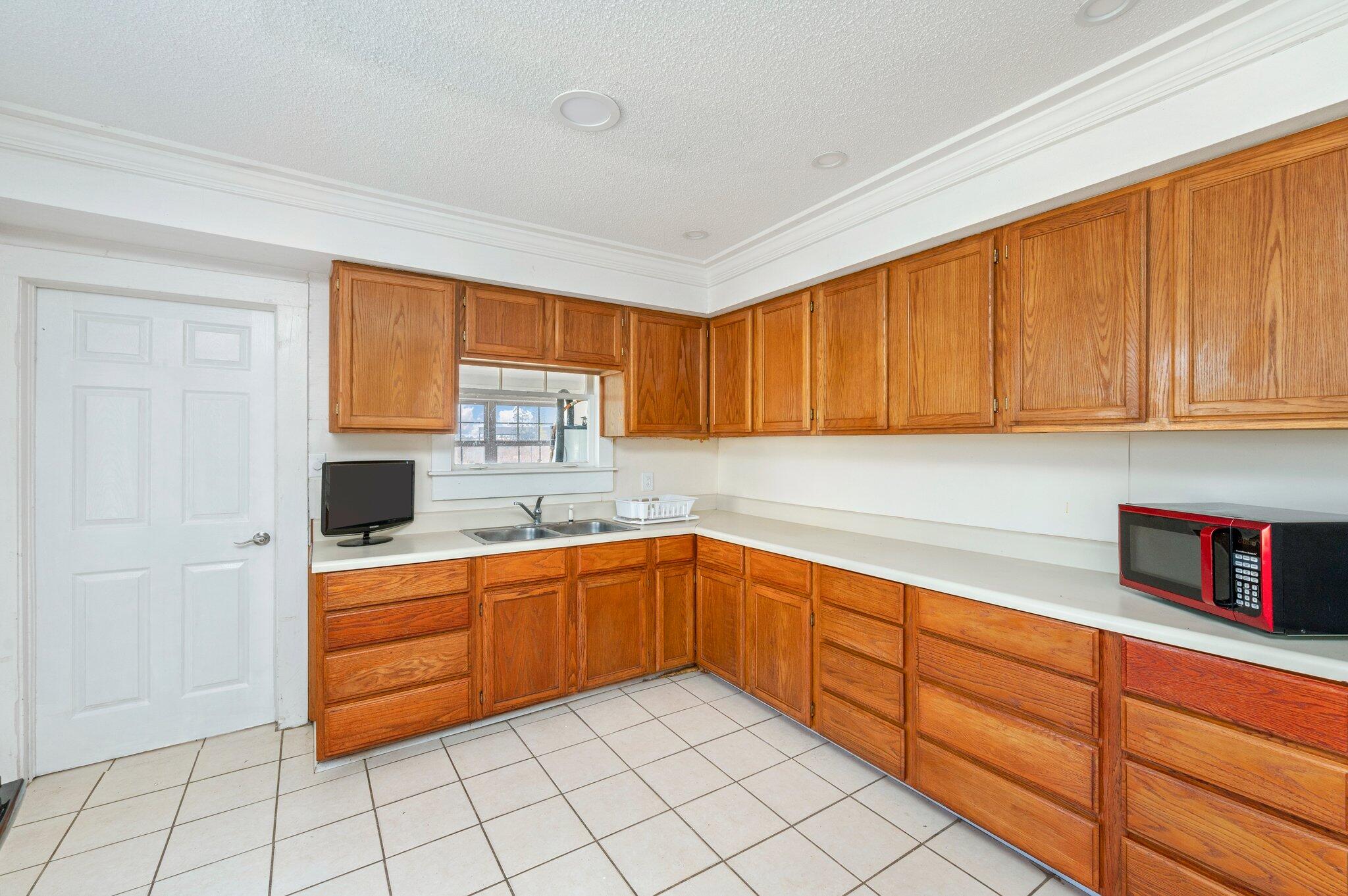 METES & BOUNDS - Residential Lease