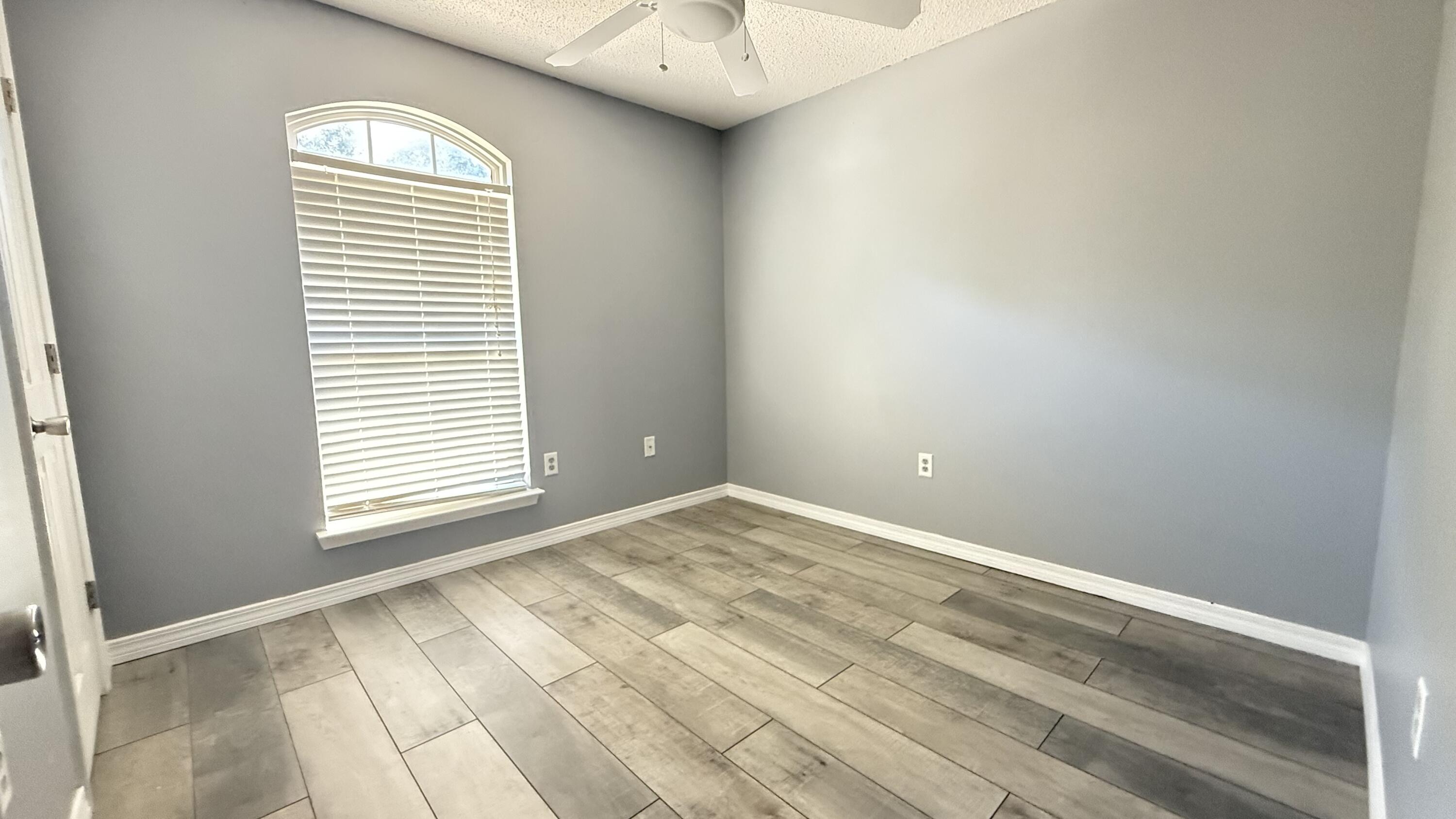 WINDING CREEK EST PH IV LOT 7 BLK B - Residential