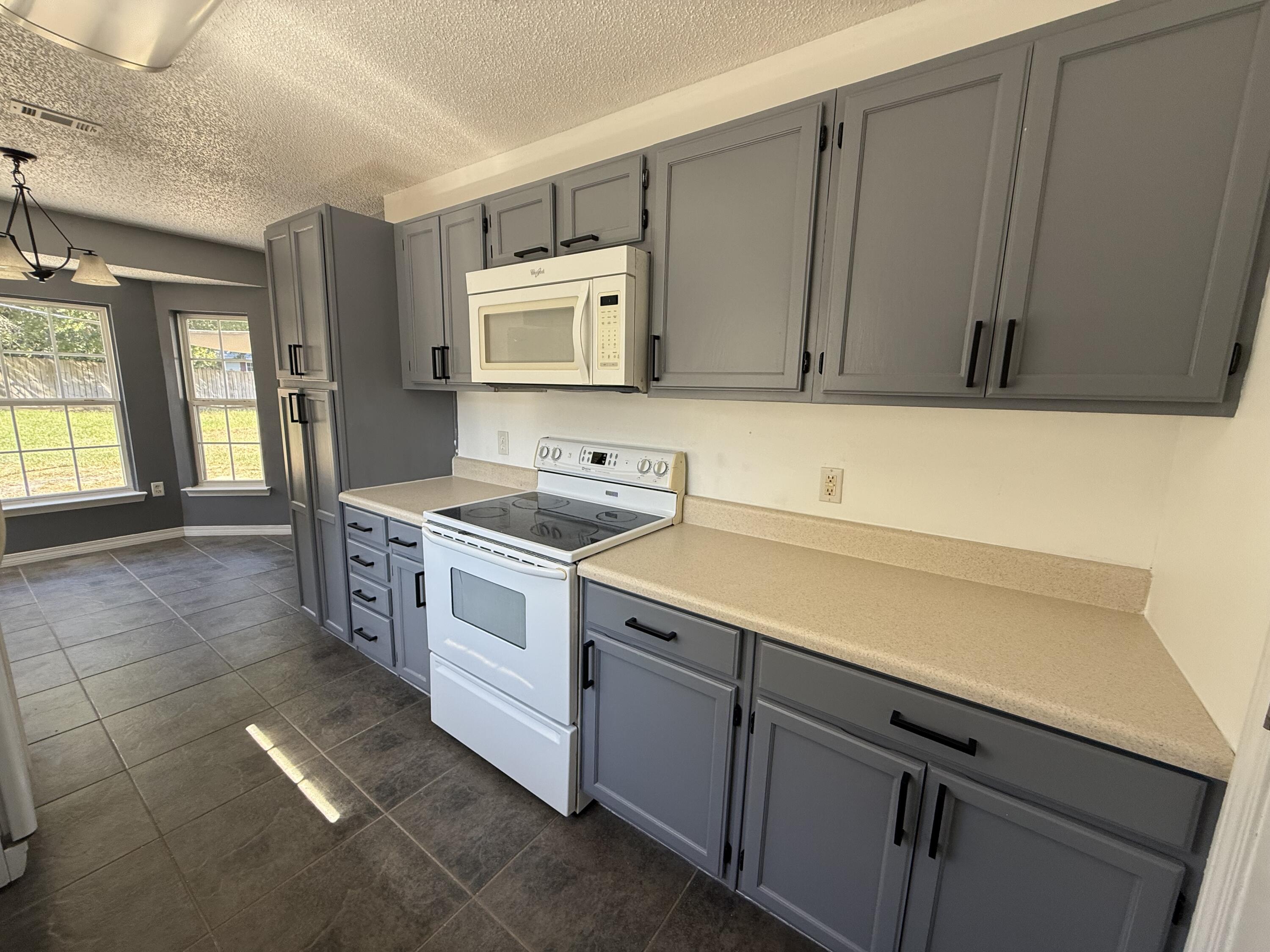 WINDING CREEK EST PH IV LOT 7 BLK B - Residential