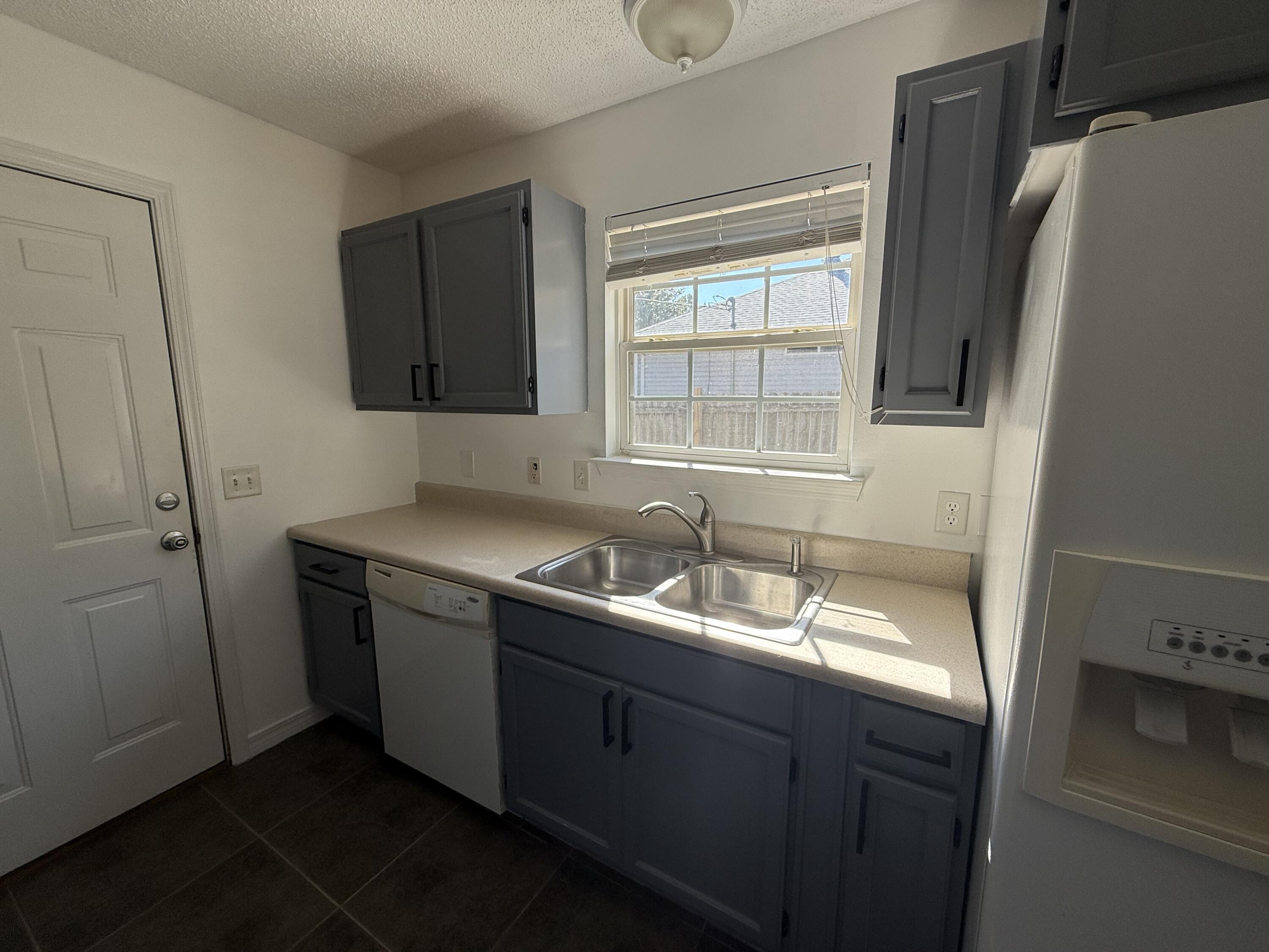 WINDING CREEK EST PH IV LOT 7 BLK B - Residential