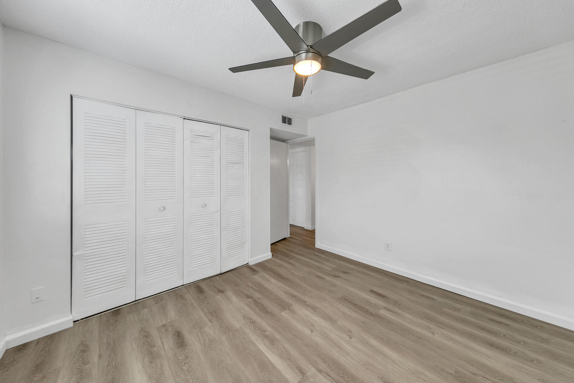 FINISTERRA CONDO - Residential