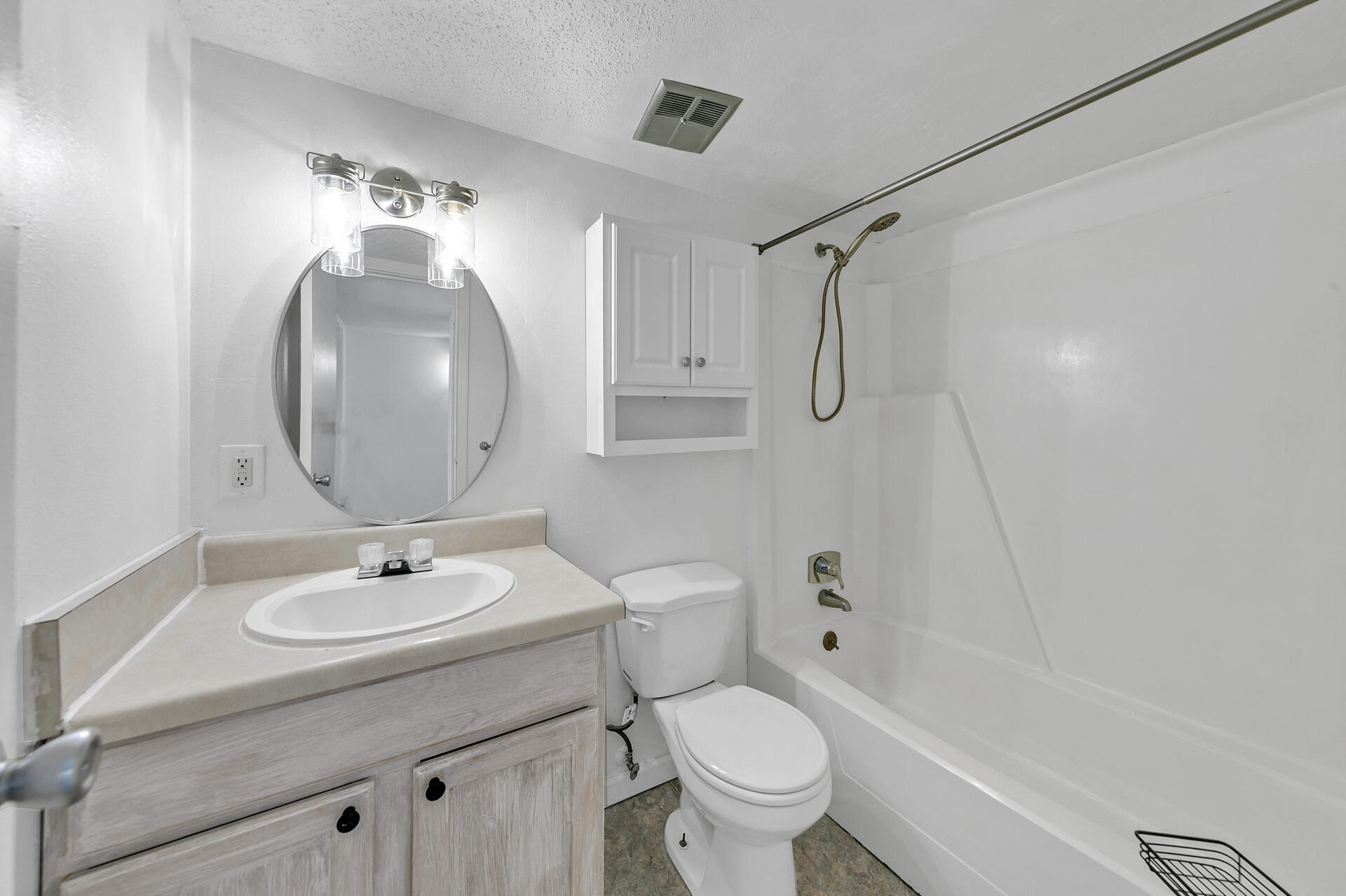 FINISTERRA CONDO - Residential