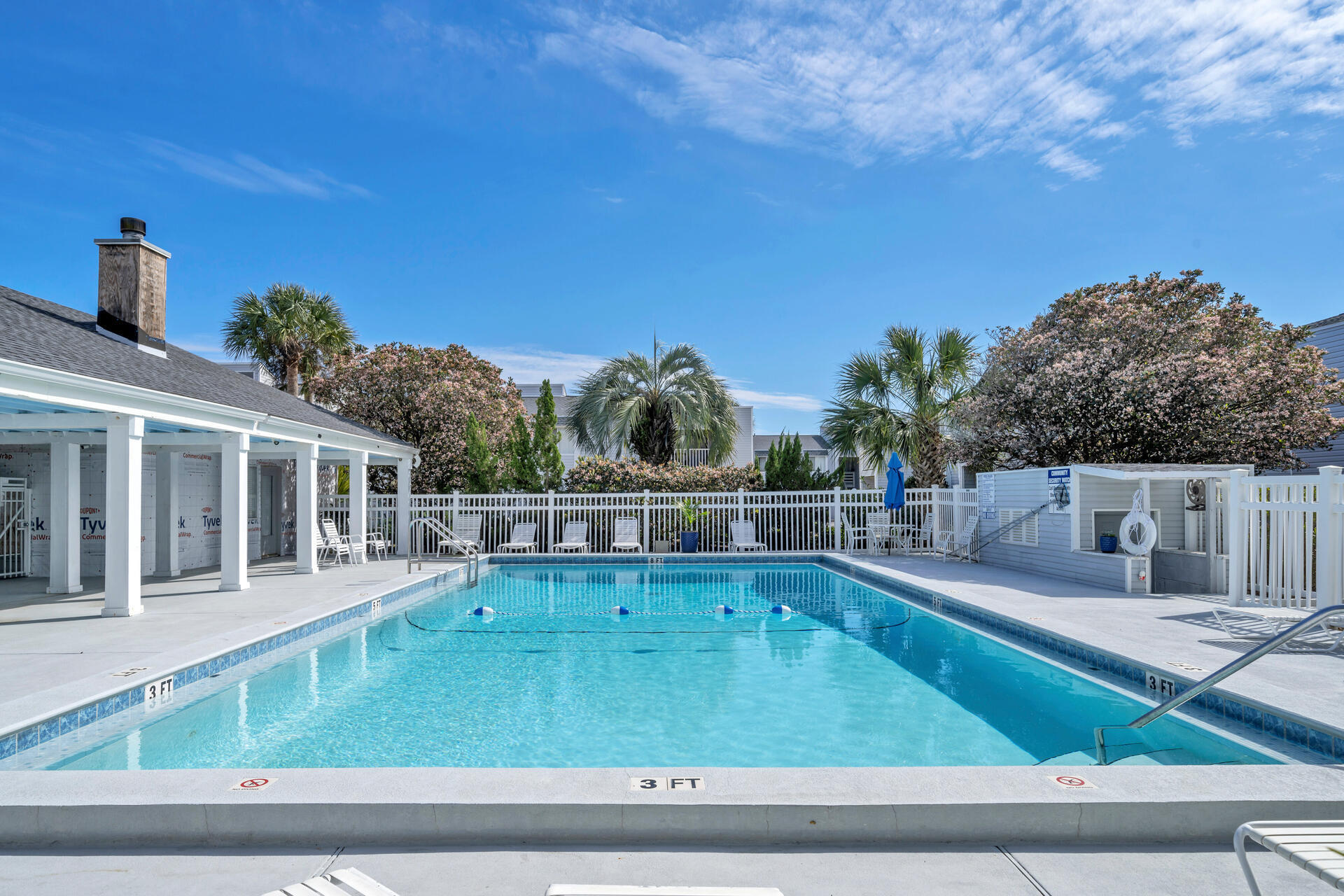 FINISTERRA CONDO - Residential