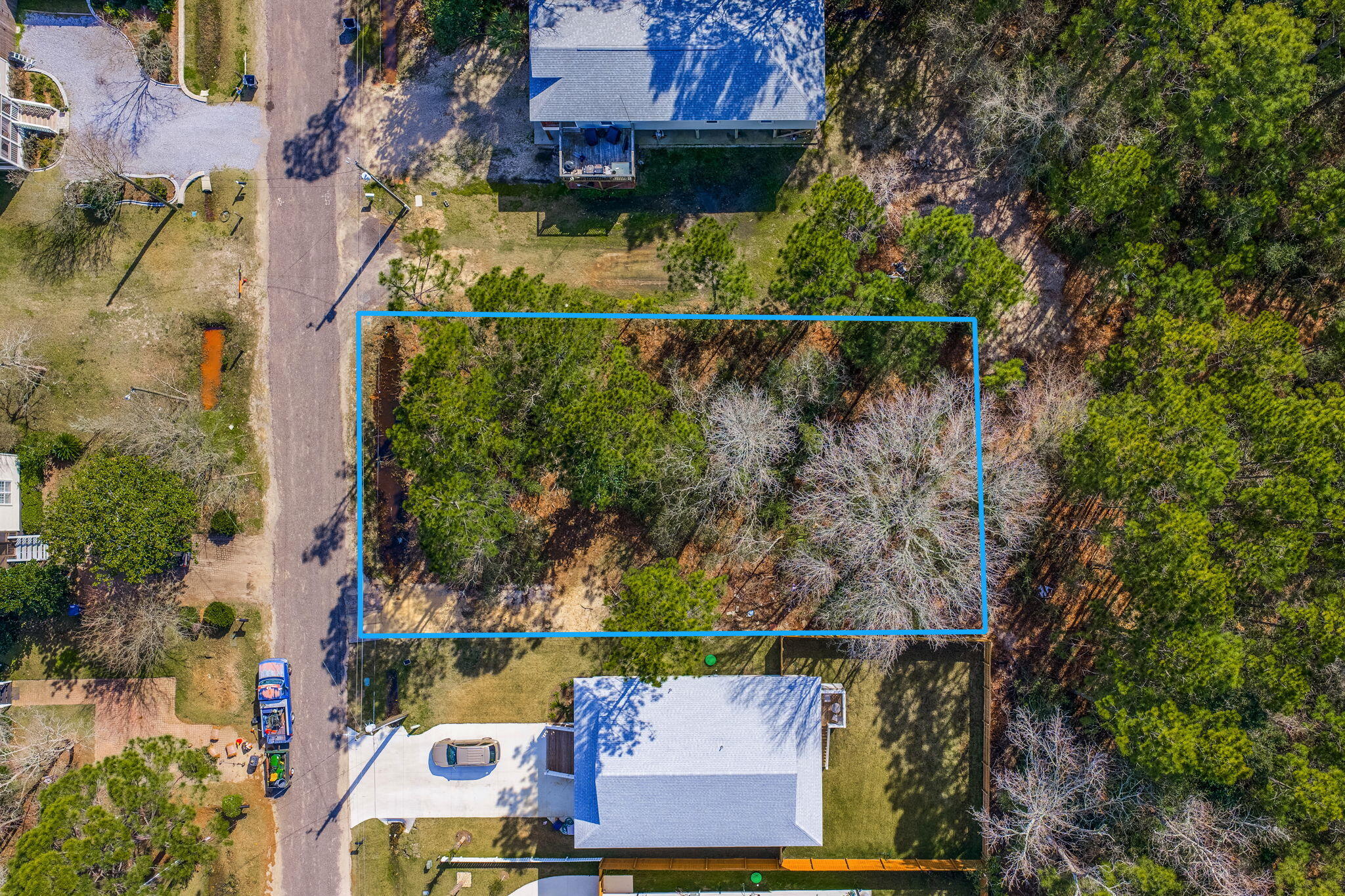 NO RECORDED SUBDIVISION - Land