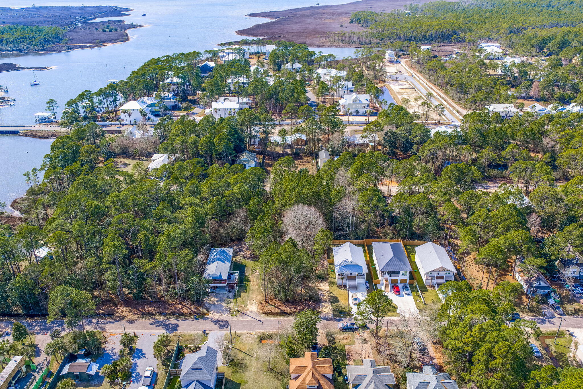 NO RECORDED SUBDIVISION - Land