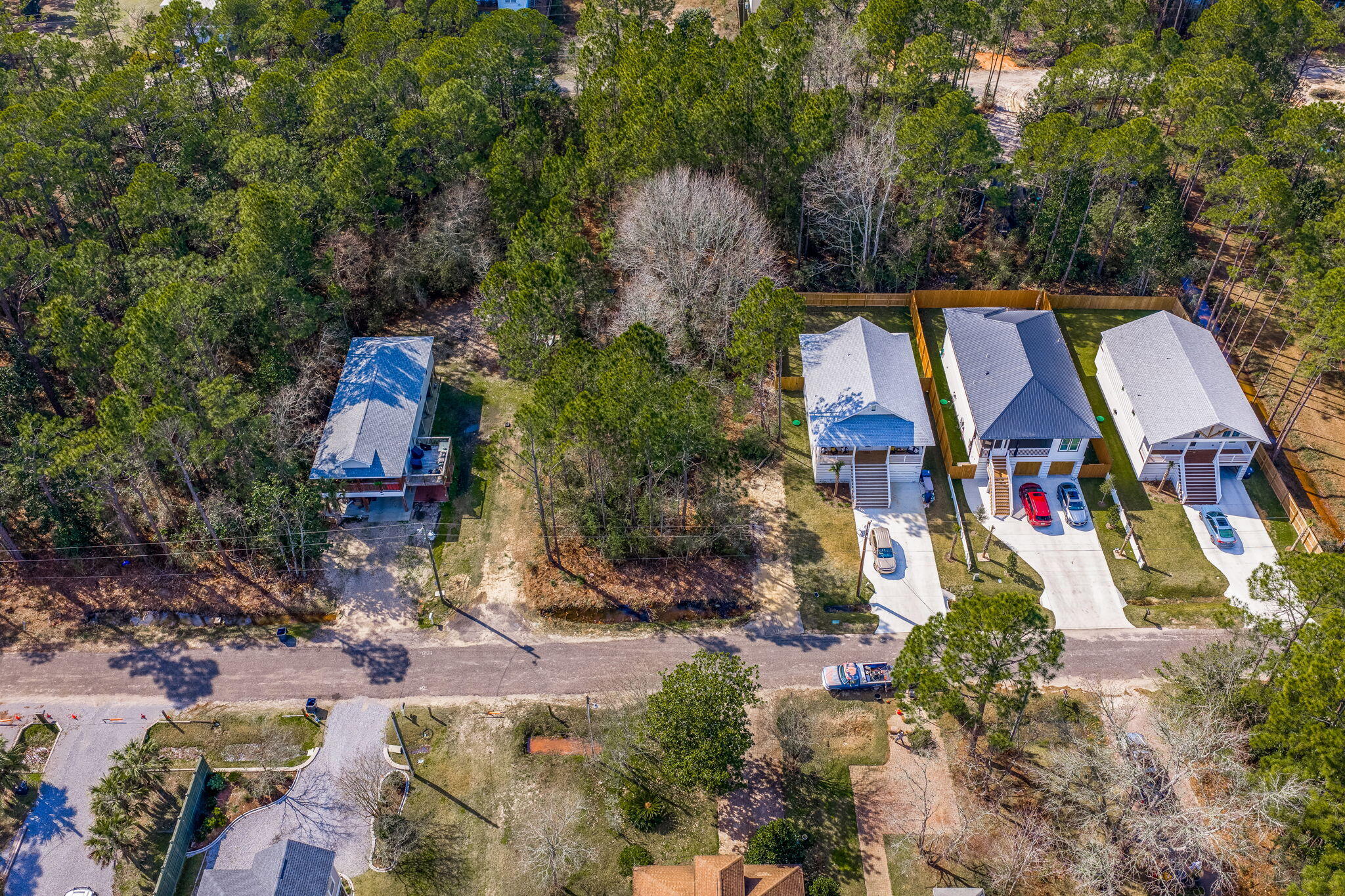 NO RECORDED SUBDIVISION - Land