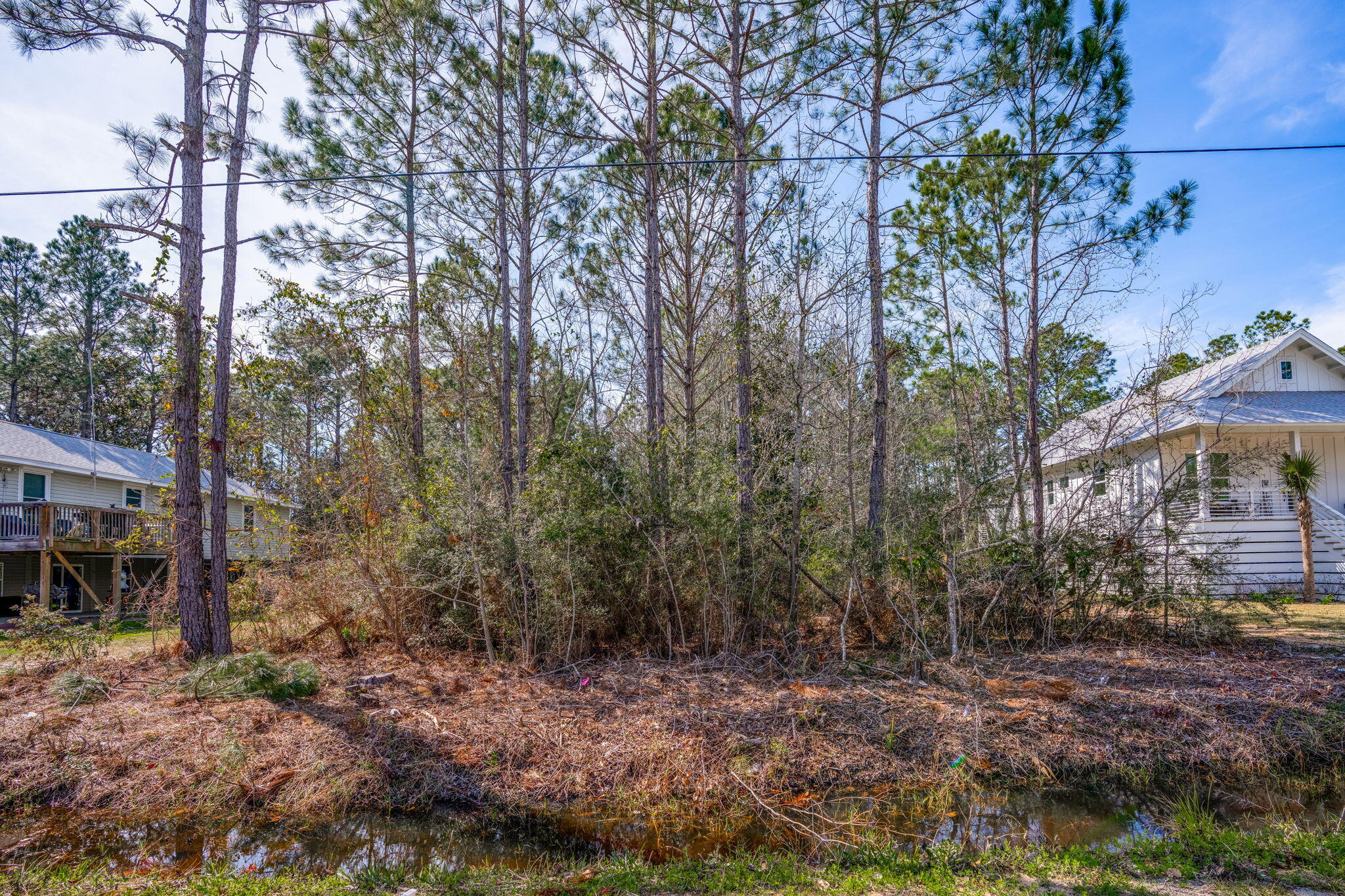 NO RECORDED SUBDIVISION - Land