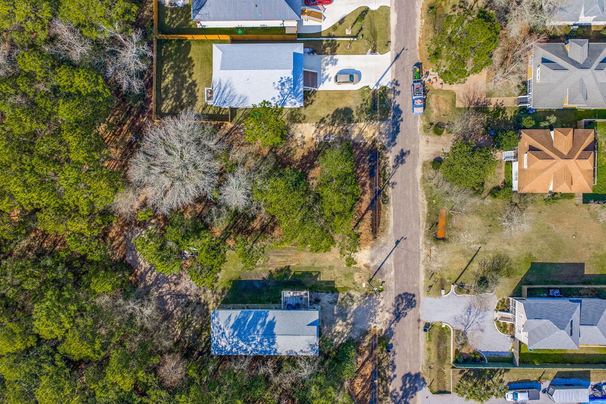 NO RECORDED SUBDIVISION - Land