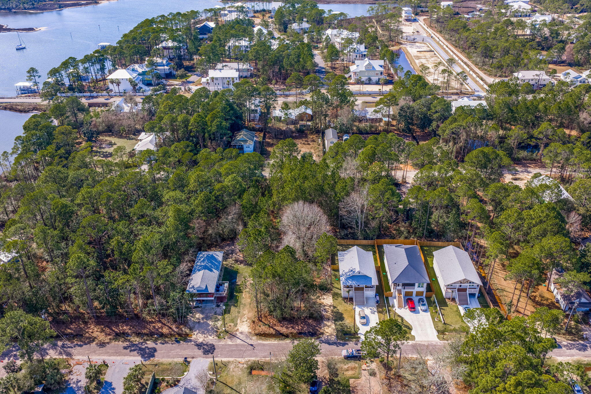 NO RECORDED SUBDIVISION - Land