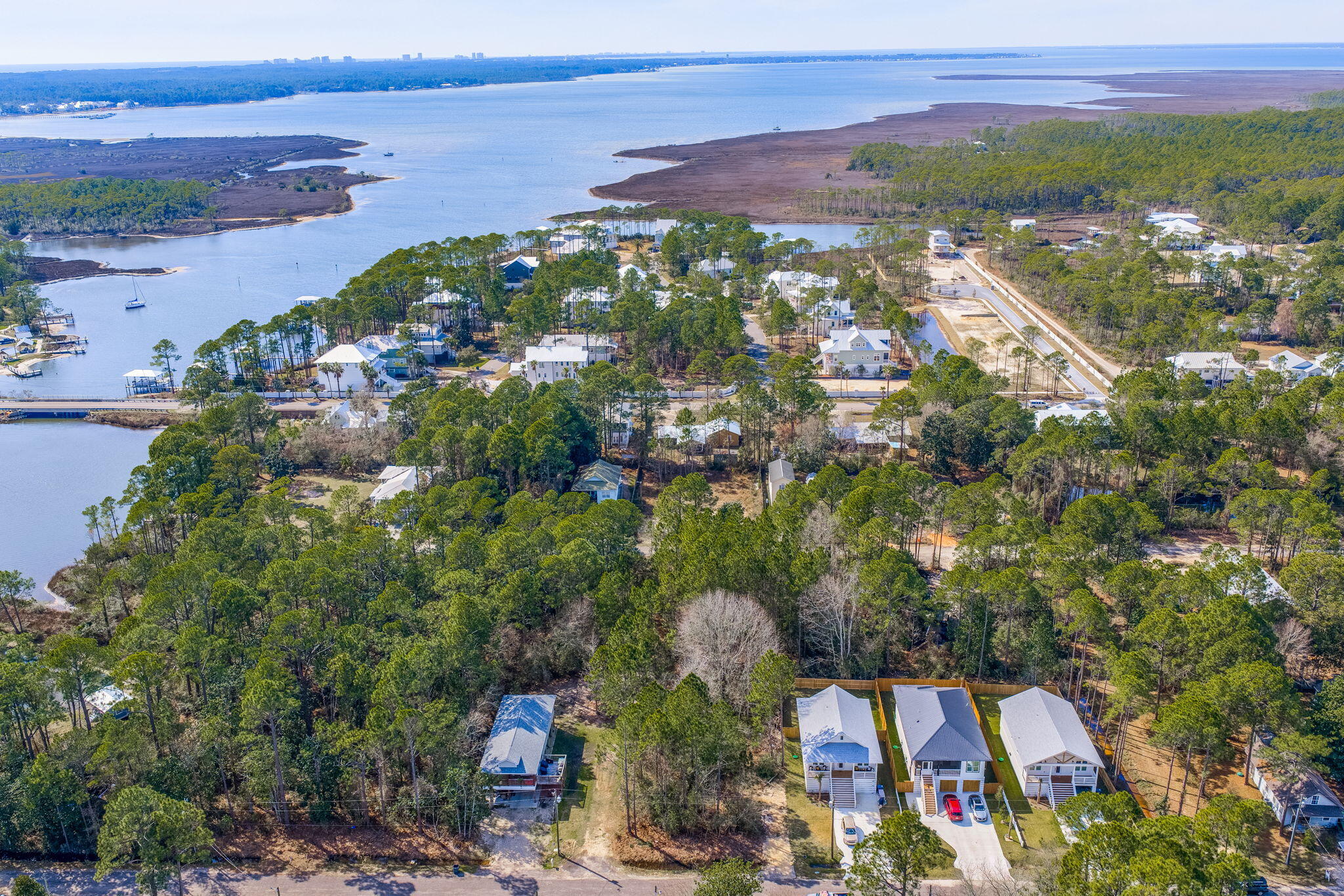 NO RECORDED SUBDIVISION - Land