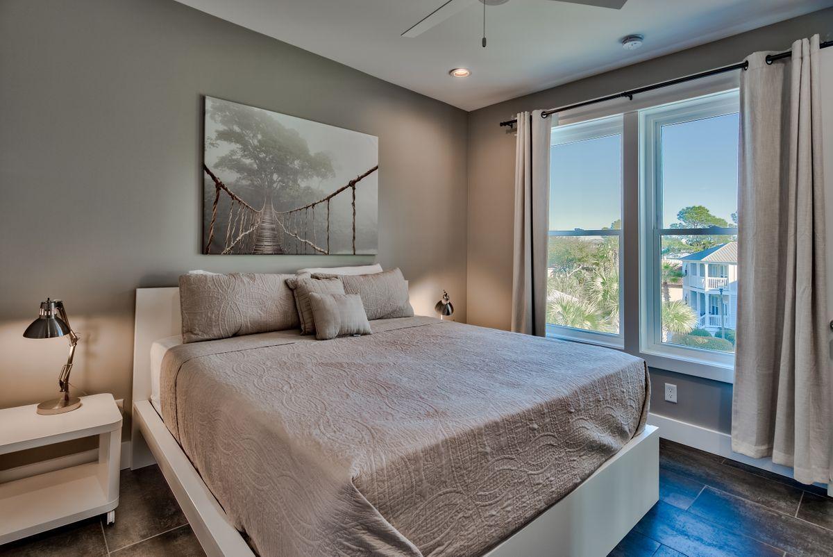 EMERALD WATERS VILLAGE - Residential