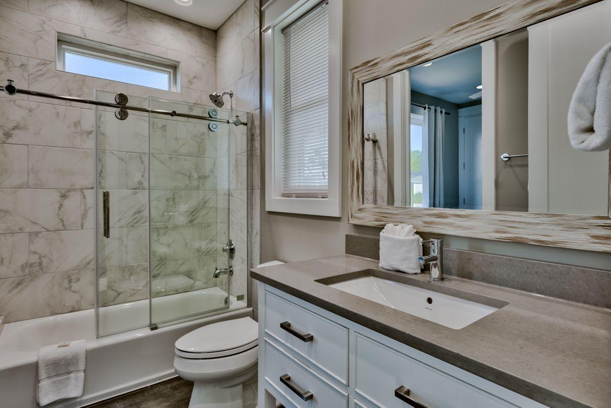 EMERALD WATERS VILLAGE - Residential