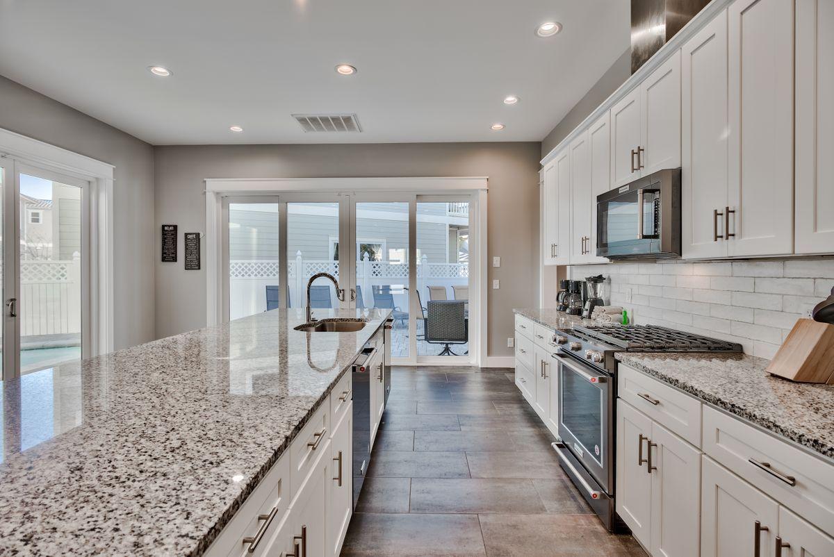 EMERALD WATERS VILLAGE - Residential