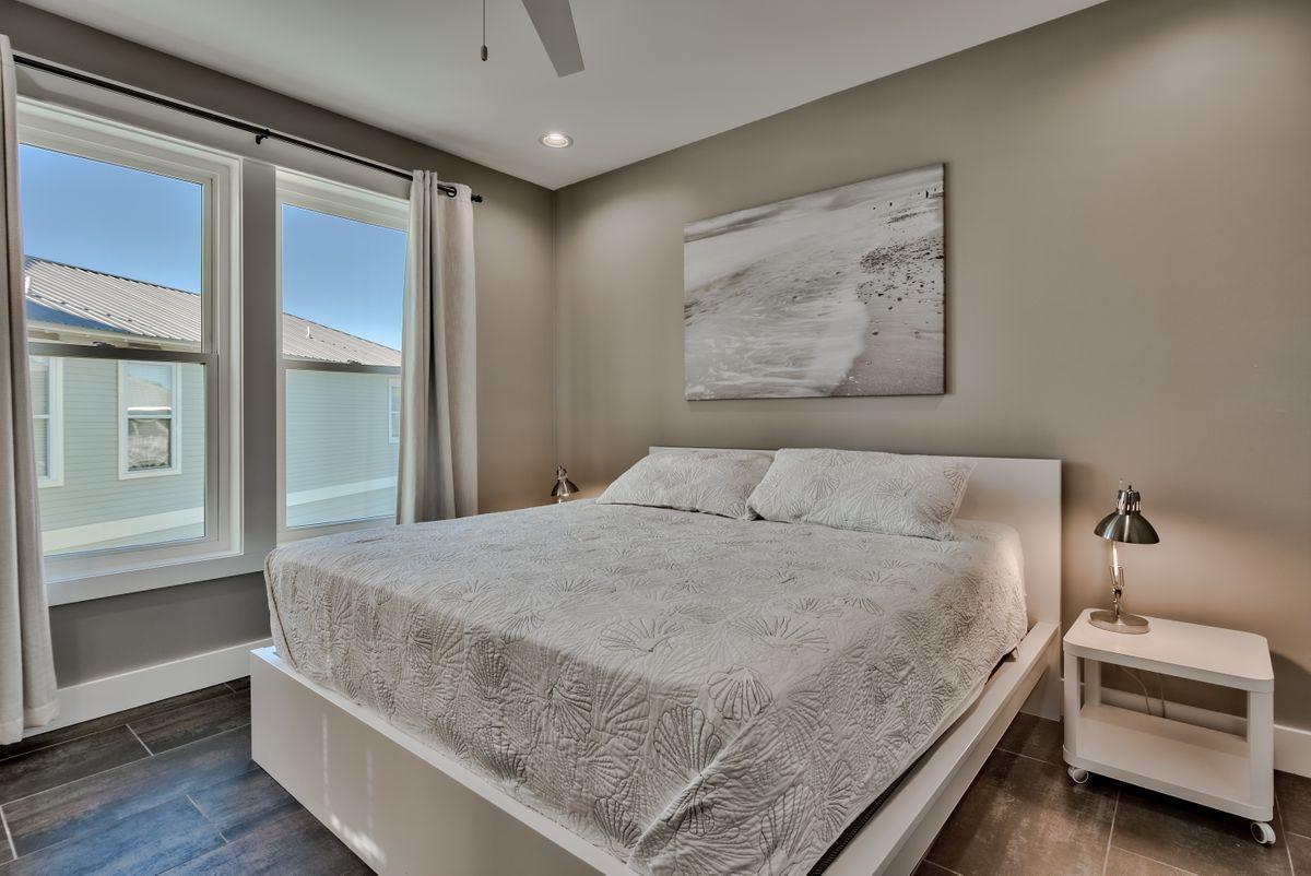 EMERALD WATERS VILLAGE - Residential