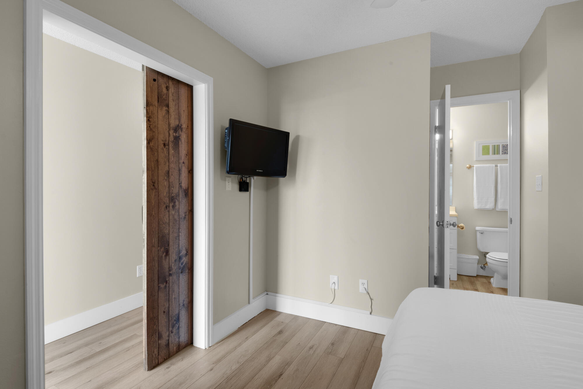 SUMMERSPELL CONDO - Residential