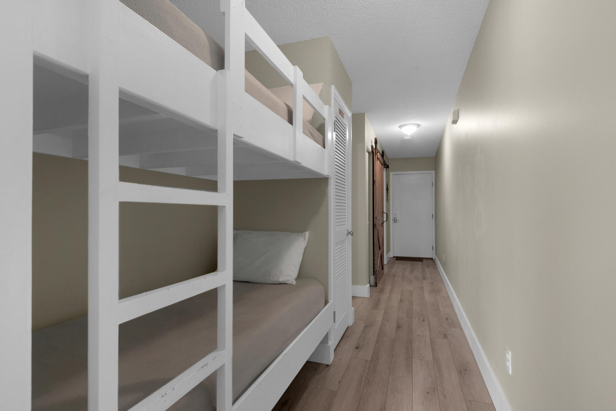 SUMMERSPELL CONDO - Residential