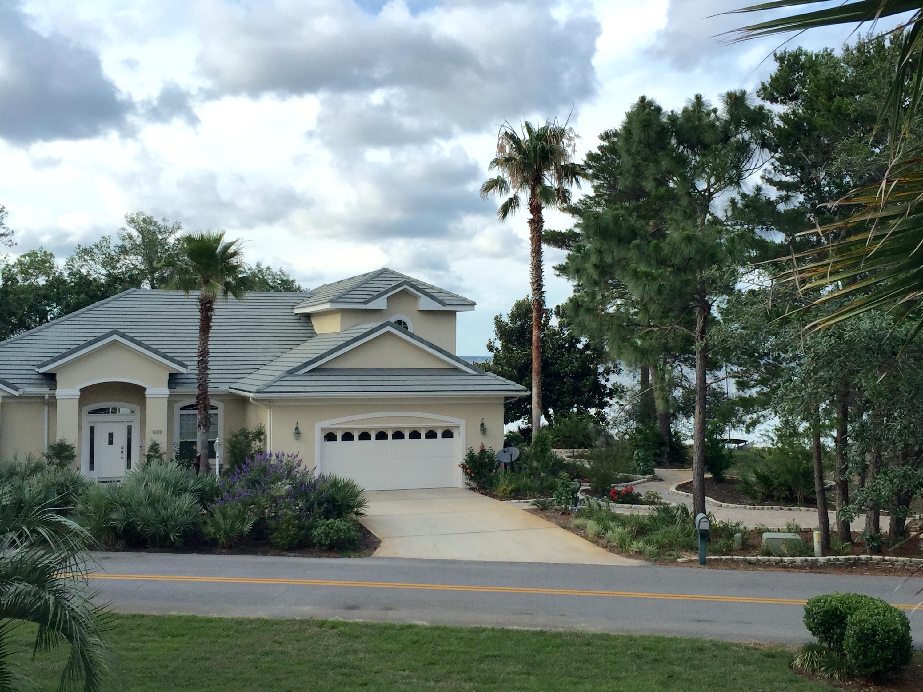 PELICAN BAY - Residential