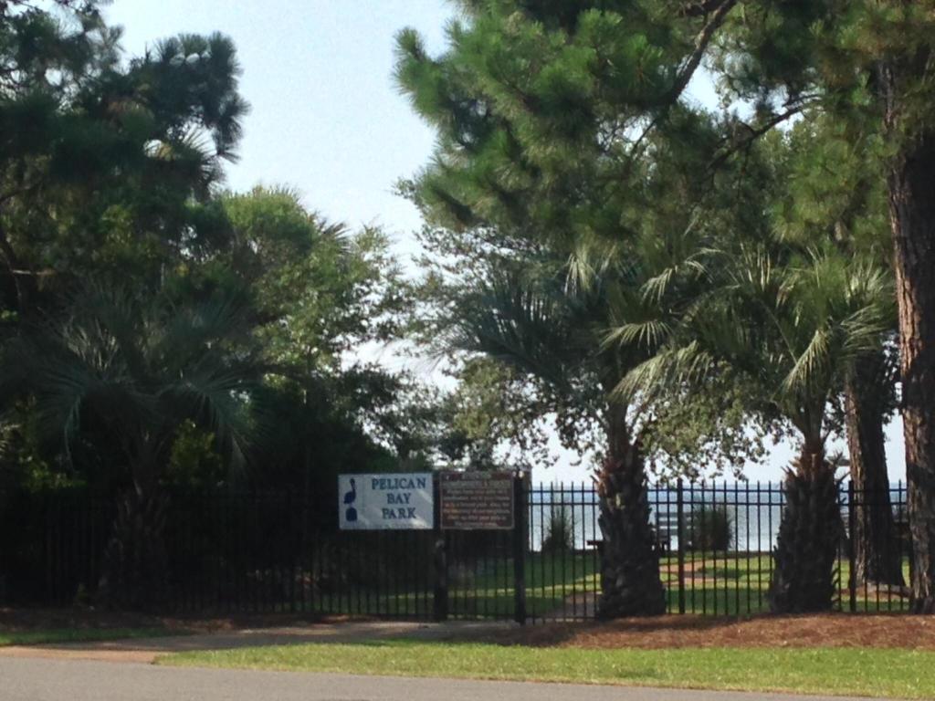 PELICAN BAY - Residential