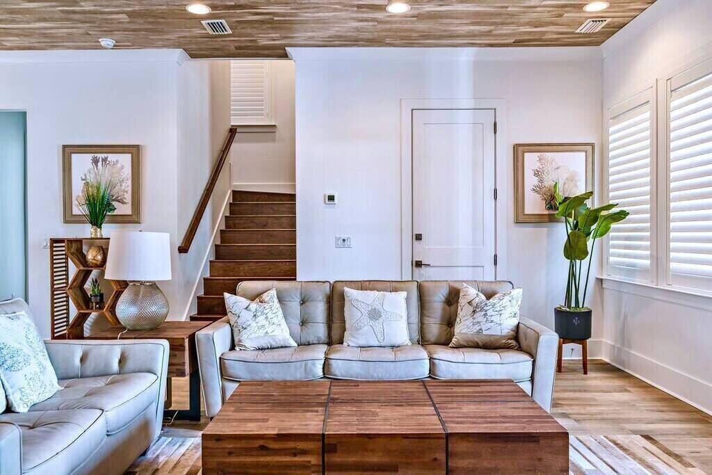 The Retreat at Miramar - Residential