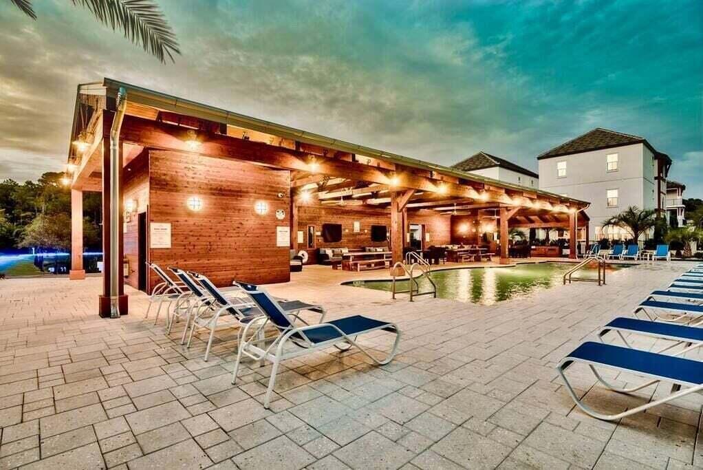 The Retreat at Miramar - Residential