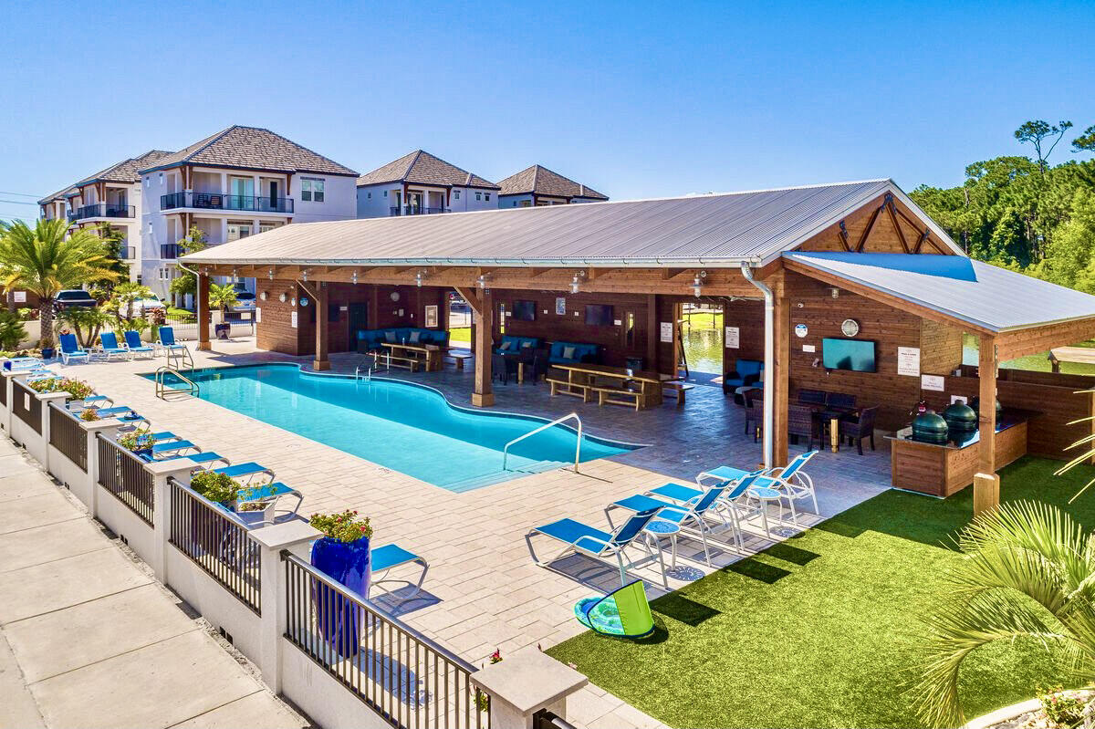 The Retreat at Miramar - Residential