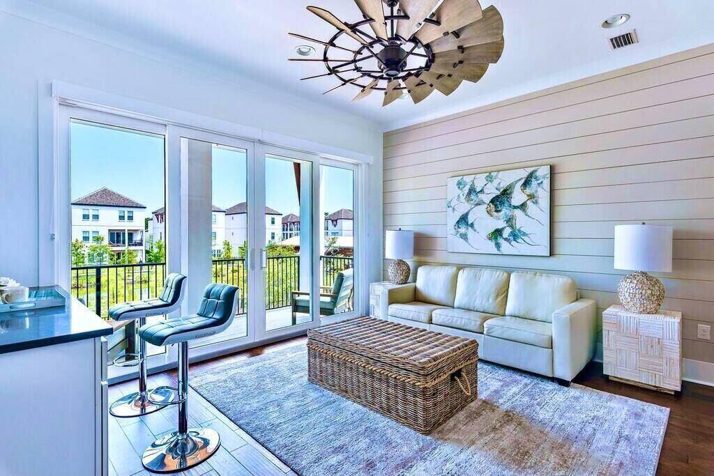 The Retreat at Miramar - Residential