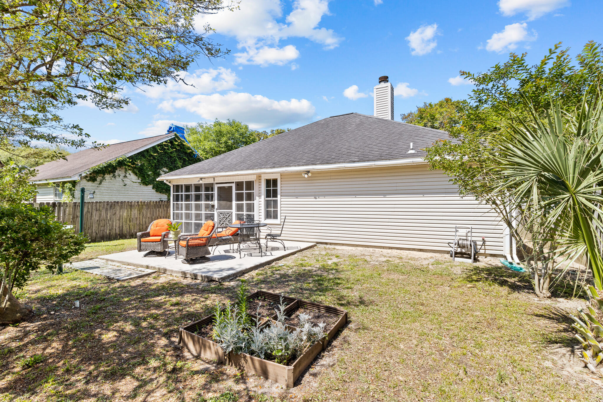 SUMMER TREE - Residential