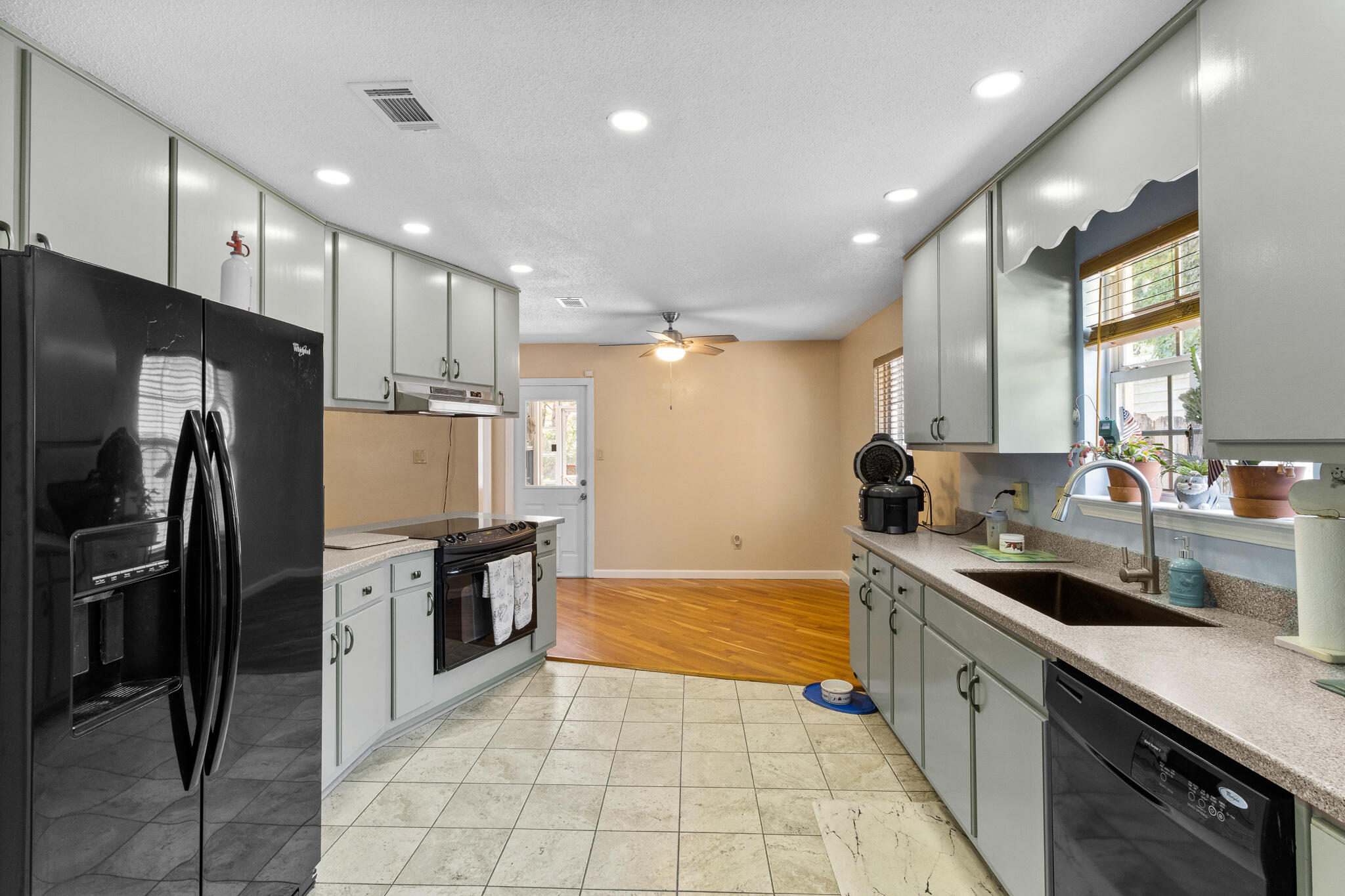 SUMMER TREE - Residential