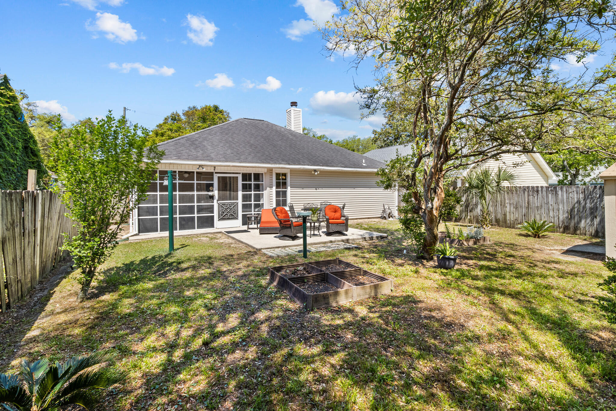 SUMMER TREE - Residential