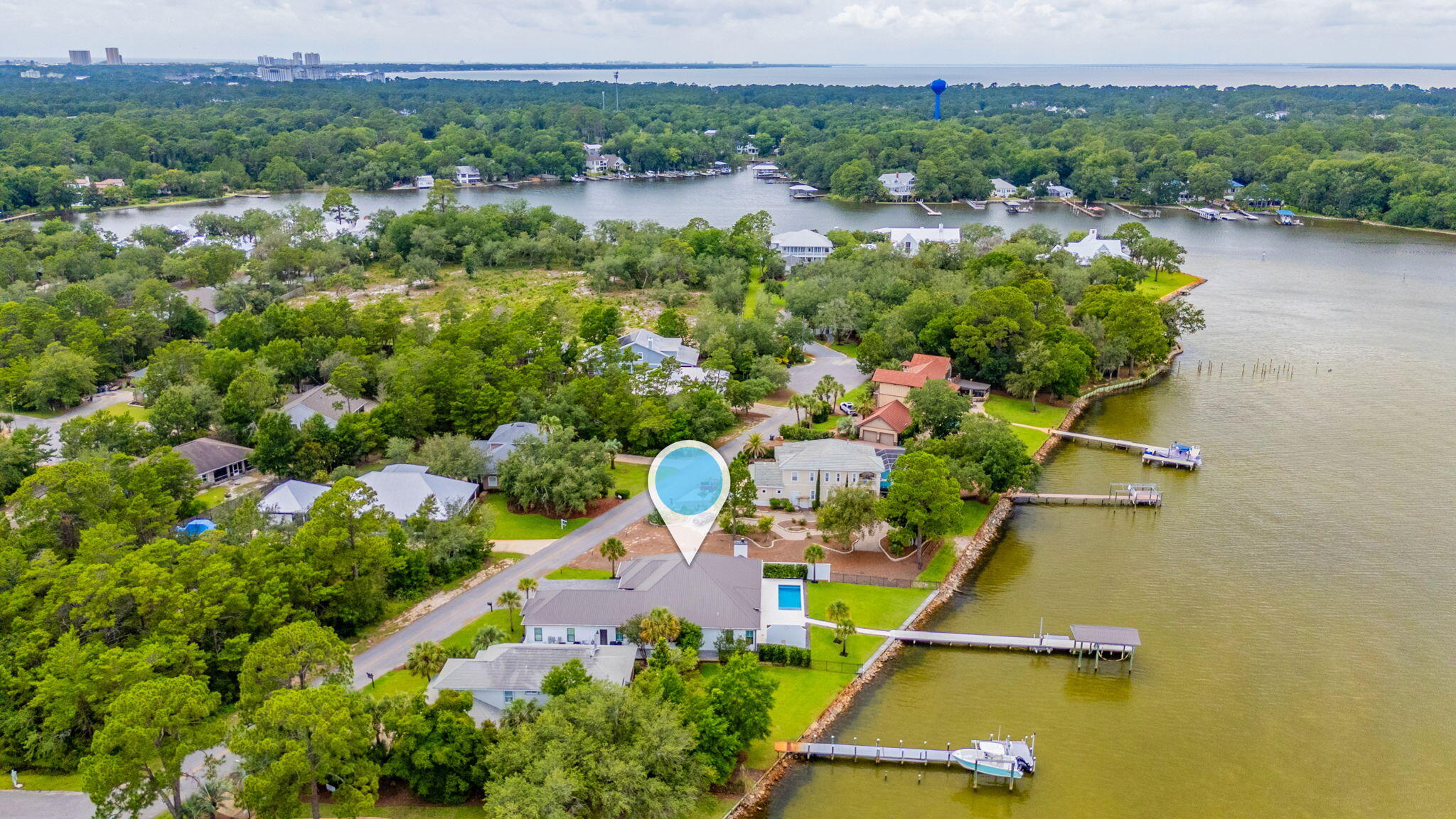PELICAN BAY - Residential