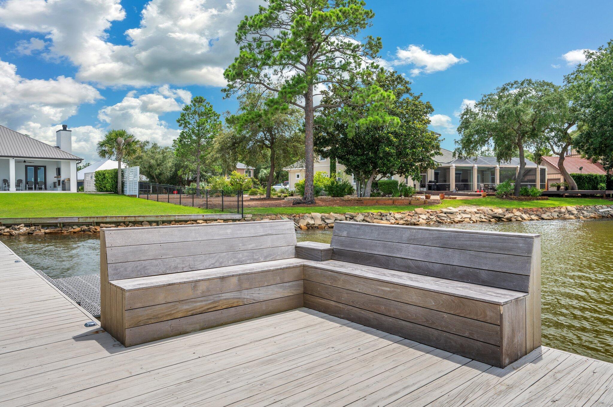 PELICAN BAY - Residential