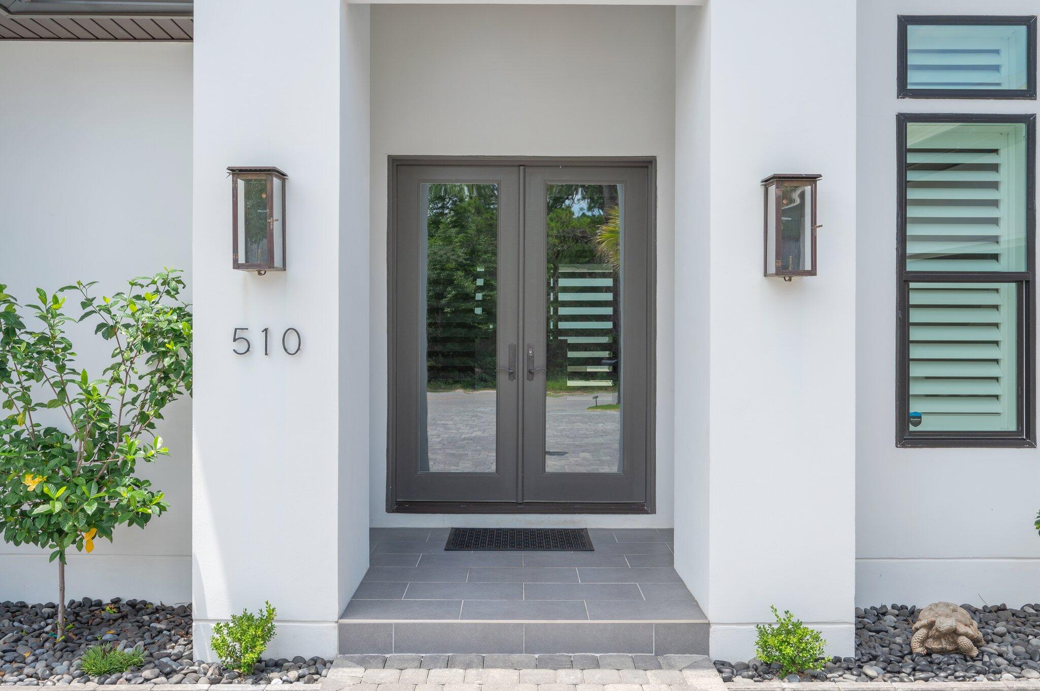 PELICAN BAY - Residential