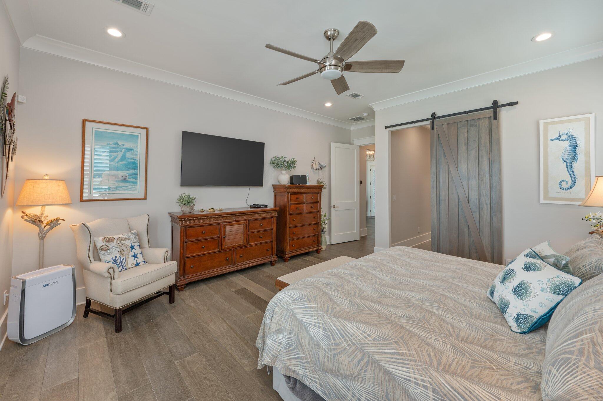 PELICAN BAY - Residential