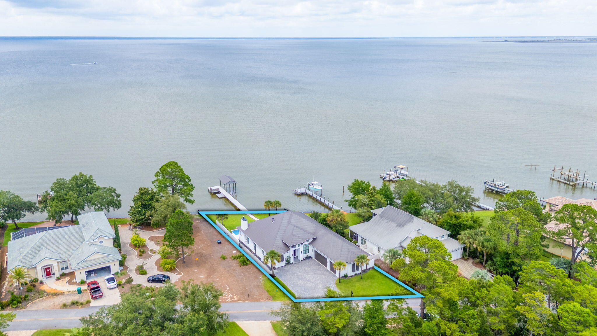PELICAN BAY - Residential