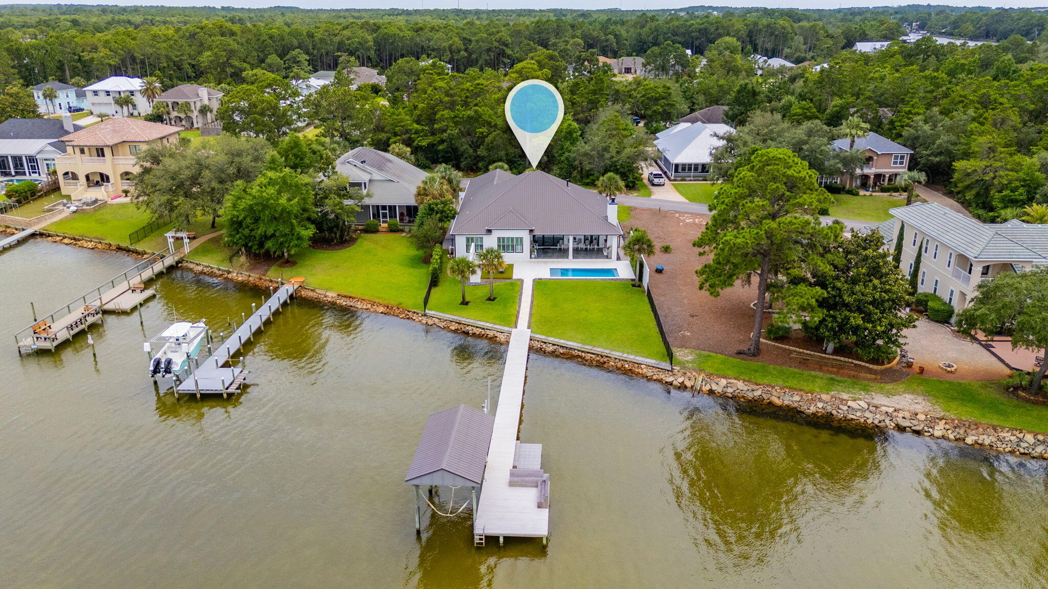 PELICAN BAY - Residential