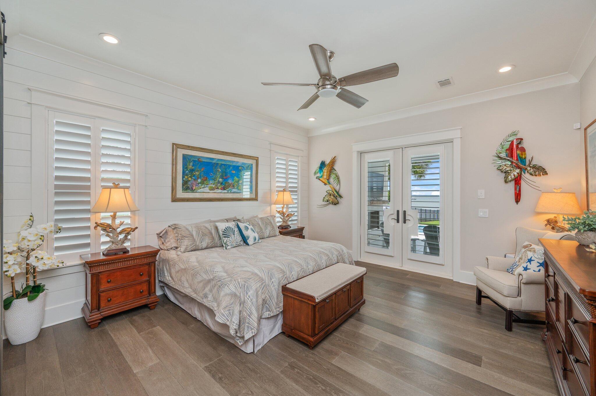 PELICAN BAY - Residential