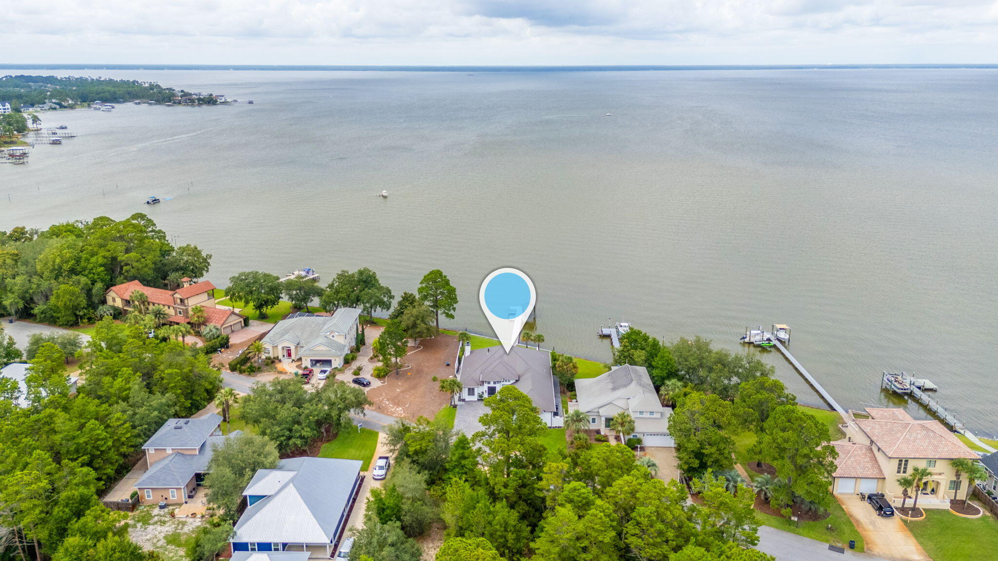 PELICAN BAY - Residential