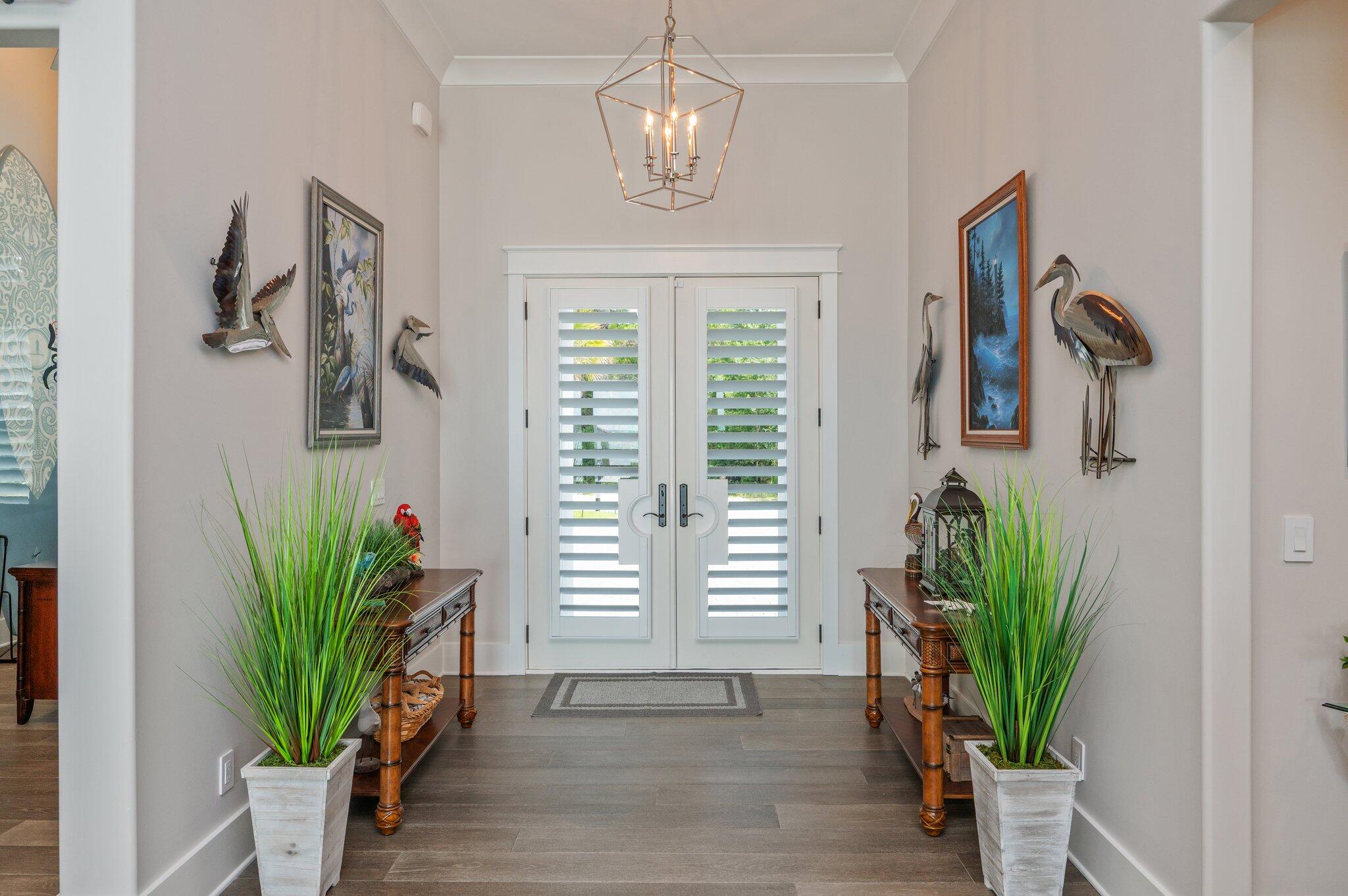 PELICAN BAY - Residential