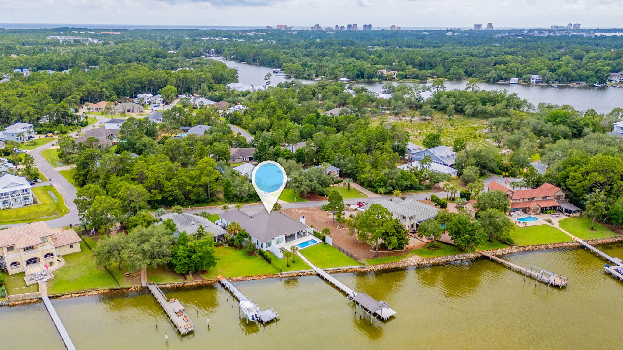 PELICAN BAY - Residential