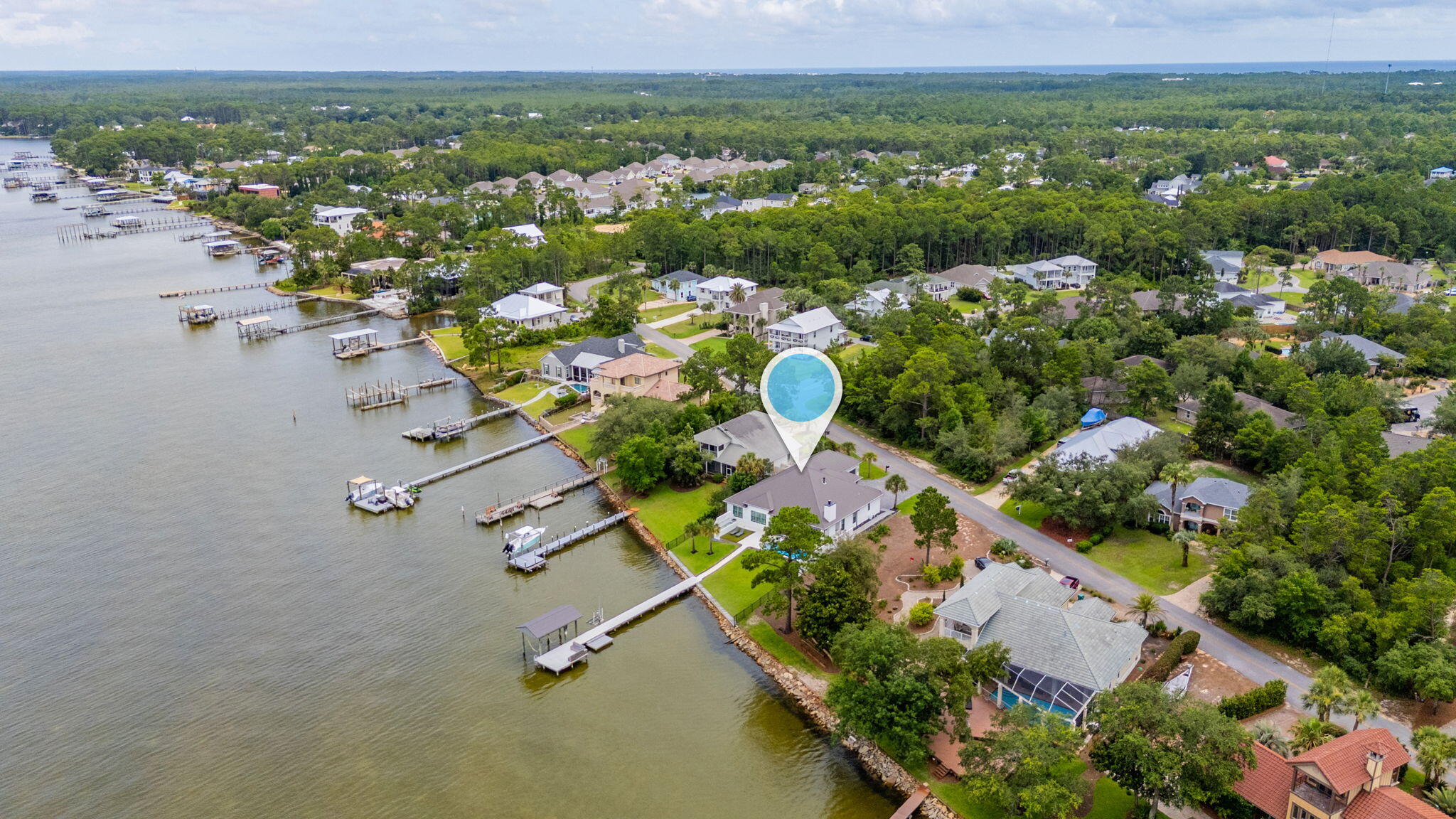 PELICAN BAY - Residential