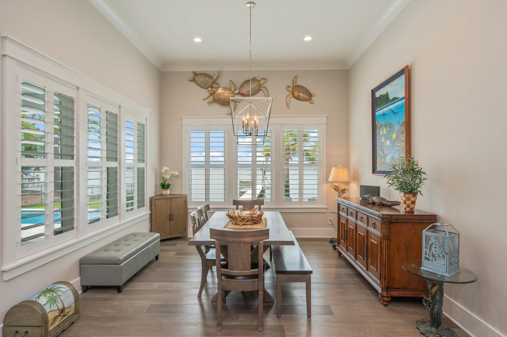 PELICAN BAY - Residential