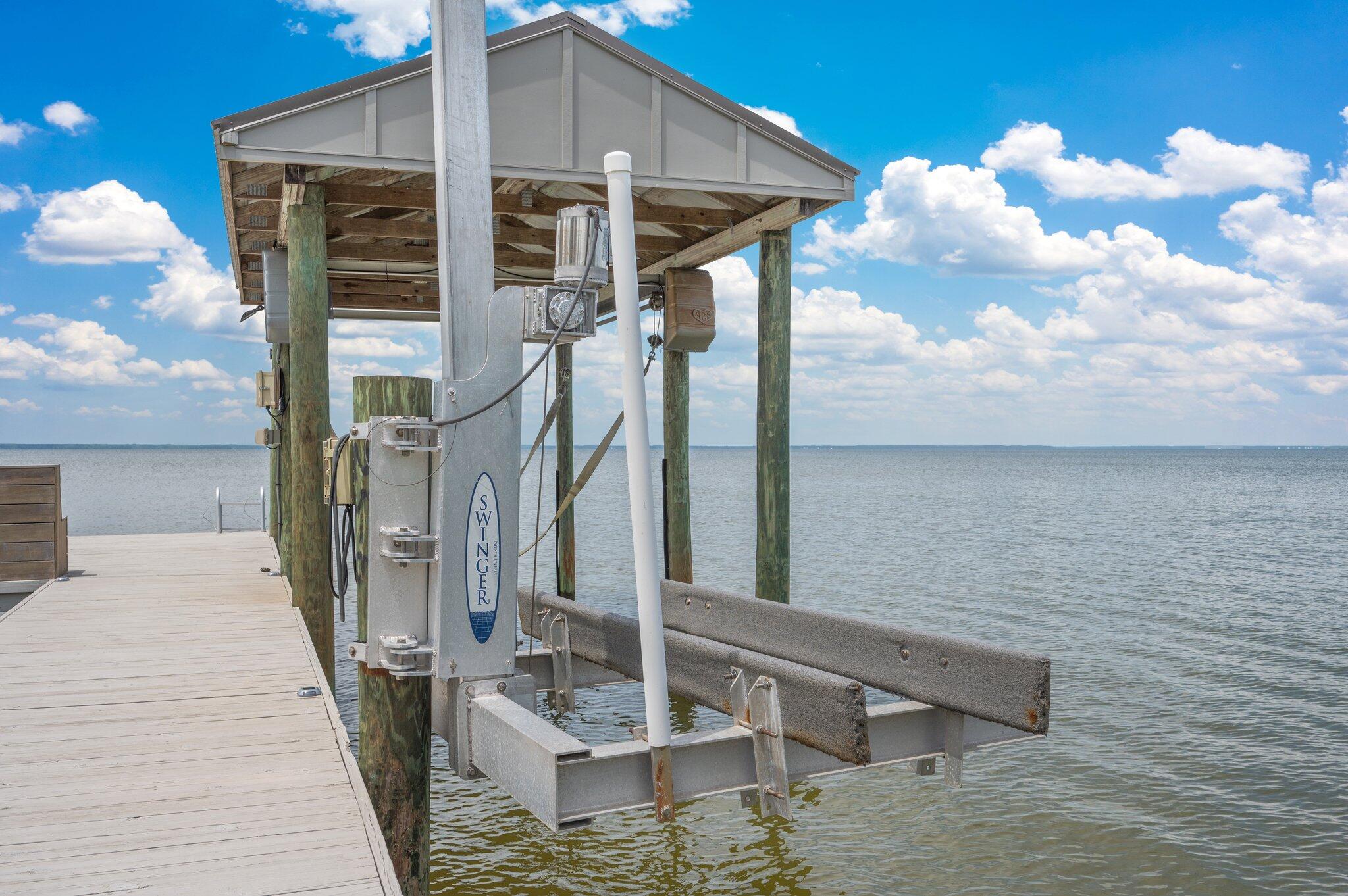 PELICAN BAY - Residential