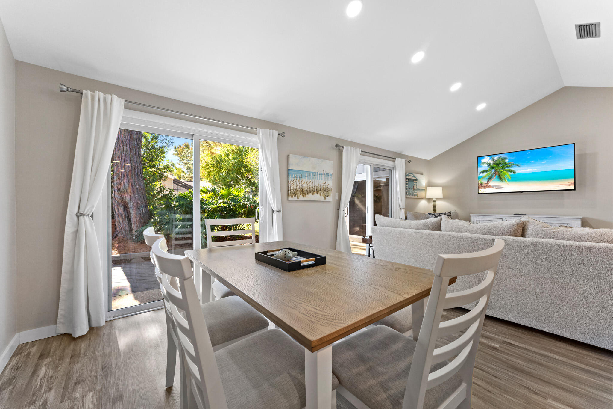 LINKSIDE VILLAGE UNIT 1 - Residential